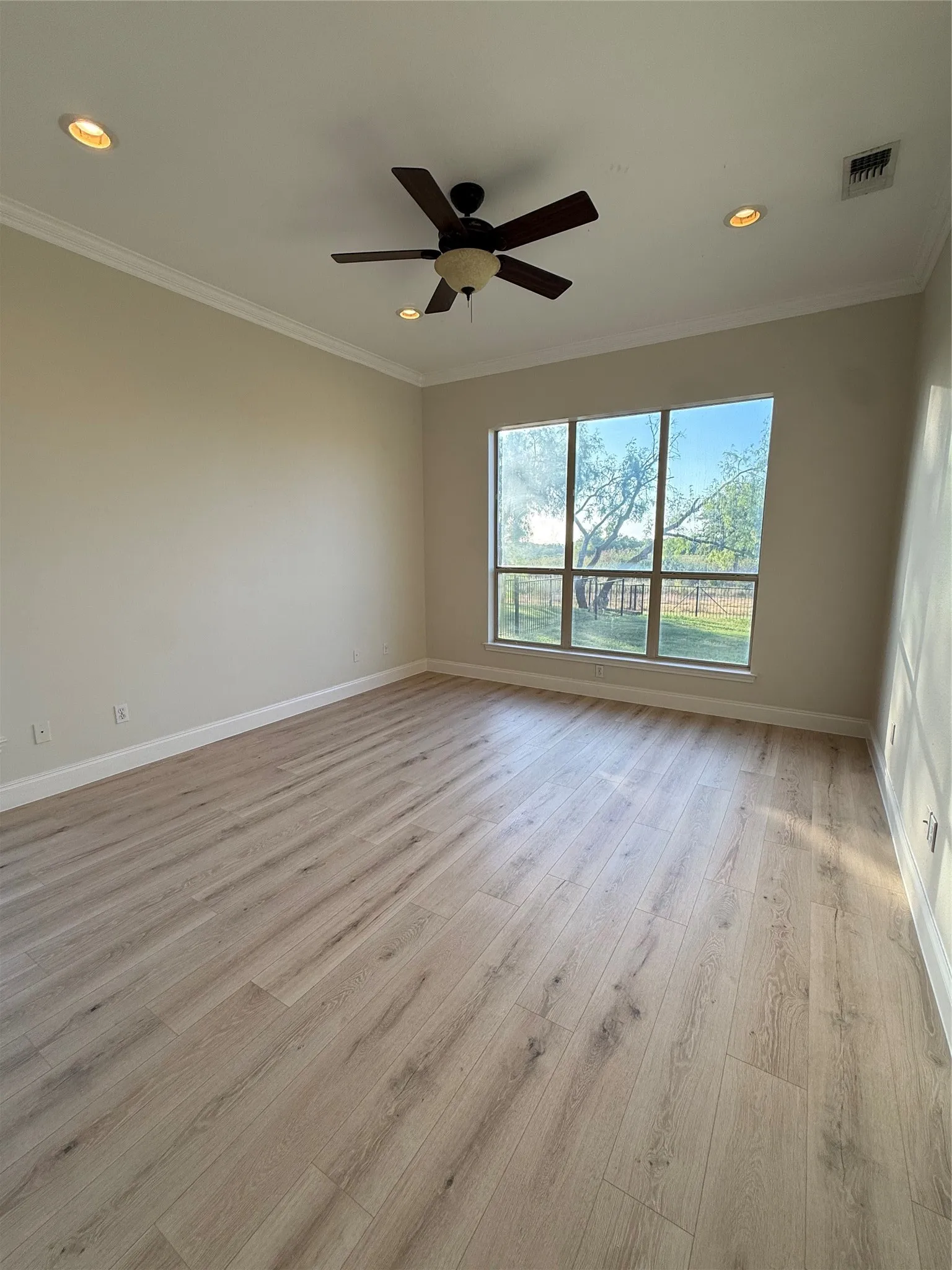 Single Family Residence For Sale in Grayson County , 3308 Preston Club Drive, Sherman, Texas 75092, 3 Bedroom, 2 Bathroom, 2 Garage spaces, 1,656 Sqft, built in 2000, mls#21364148, Real Estate Agent in Sherman, Homes For Sale in Grayson county, Homes For Sale in Sherman, Realtor in Sherman Texas, Real Estate Brokerage Independent Realty Texas, Luminita Cordes Realtor
