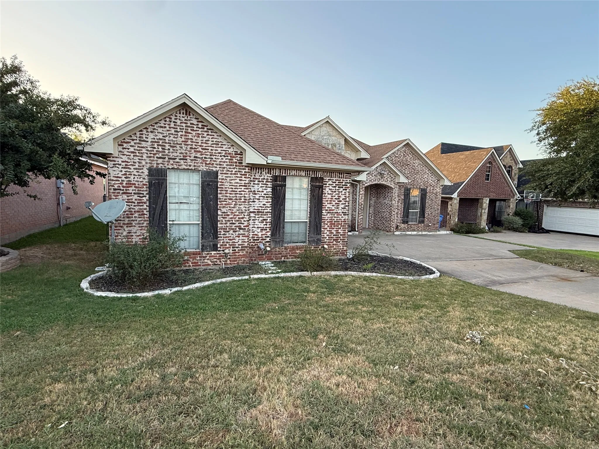 Single Family Residence For Sale in Grayson County , 3308 Preston Club Drive, Sherman, Texas 75092, 3 Bedroom, 2 Bathroom, 2 Garage spaces, 1,656 Sqft, built in 2000, mls#21364148, Real Estate Agent in Sherman, Homes For Sale in Grayson county, Homes For Sale in Sherman, Realtor in Sherman Texas, Real Estate Brokerage Independent Realty Texas, Luminita Cordes Realtor