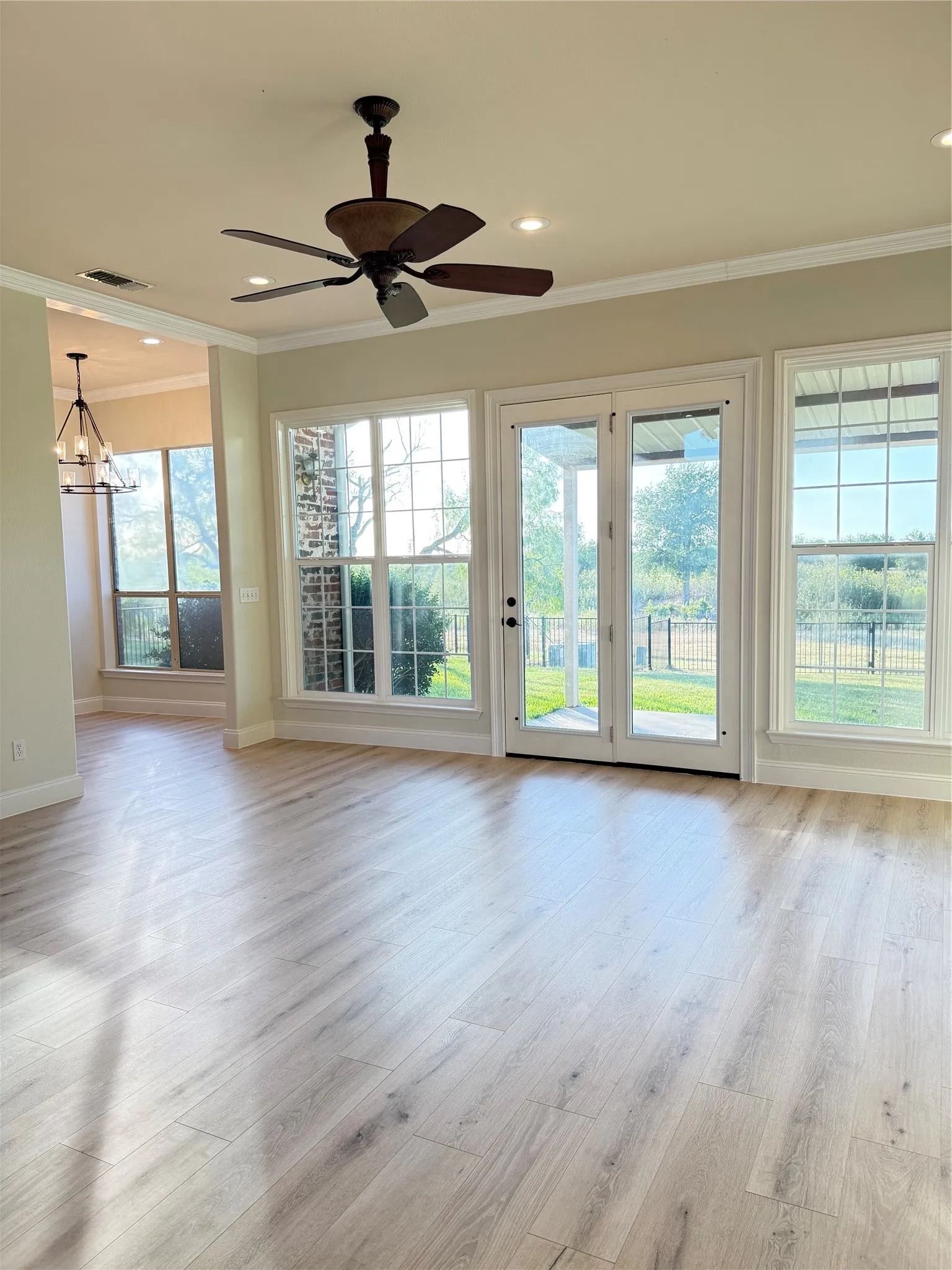 Single Family Residence For Sale in Grayson County , 3308 Preston Club Drive, Sherman, Texas 75092, 3 Bedroom, 2 Bathroom, 2 Garage spaces, 1,656 Sqft, built in 2000, mls#21364148, Real Estate Agent in Sherman, Homes For Sale in Grayson county, Homes For Sale in Sherman, Realtor in Sherman Texas, Real Estate Brokerage Independent Realty Texas, Luminita Cordes Realtor
