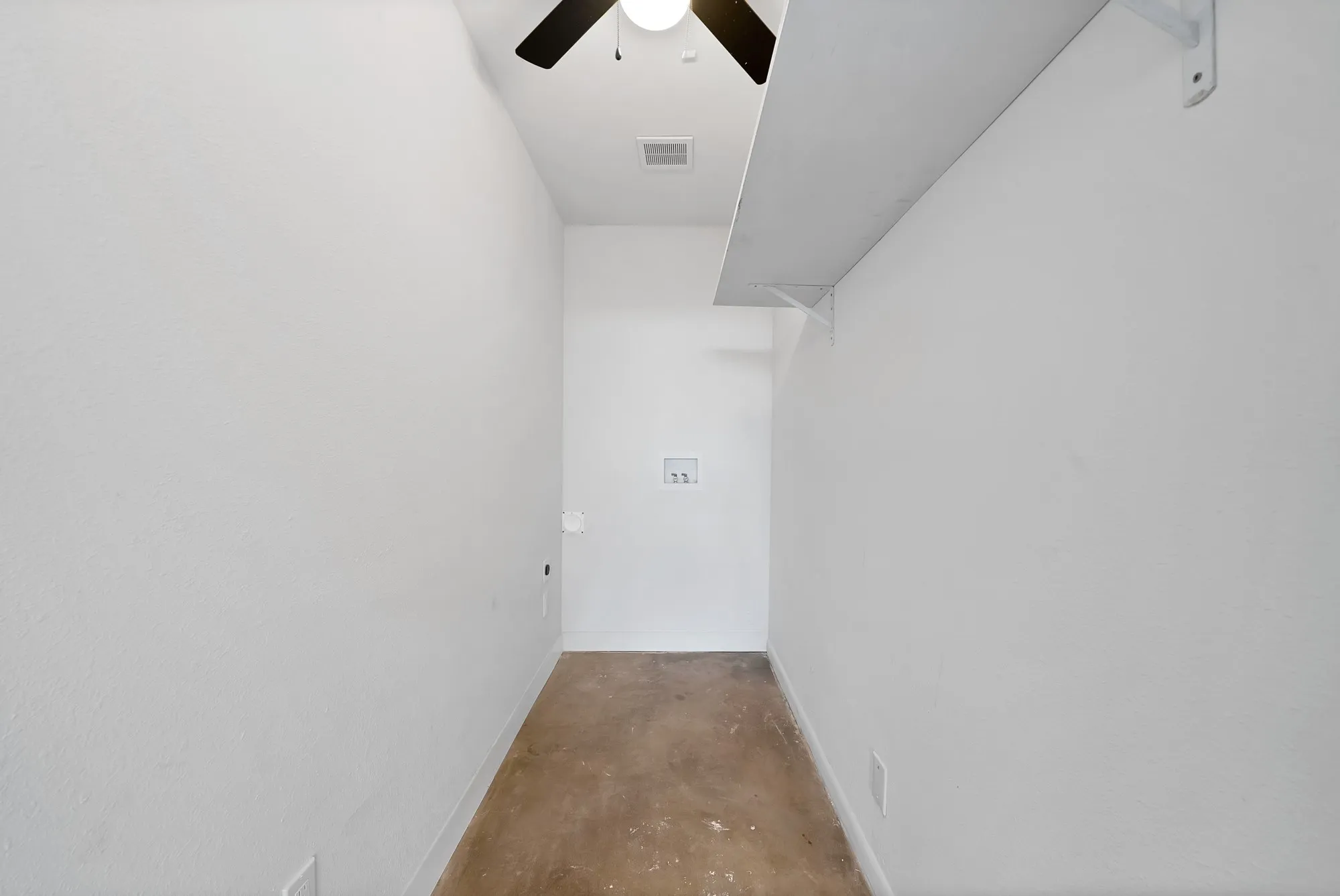 Single Family Residence For Sale in Parker County , 116 Westline Road, Azle, Texas 76020, 3 Bedroom, 2 Bathroom, Garage spaces, 1,136 Sqft, built in 1990, mls#21364070, Real Estate Agent in Azle, Homes For Sale in Parker county, Homes For Sale in Azle, Realtor in Azle Texas, Real Estate Brokerage Independent Realty Texas, Luminita Cordes Realtor