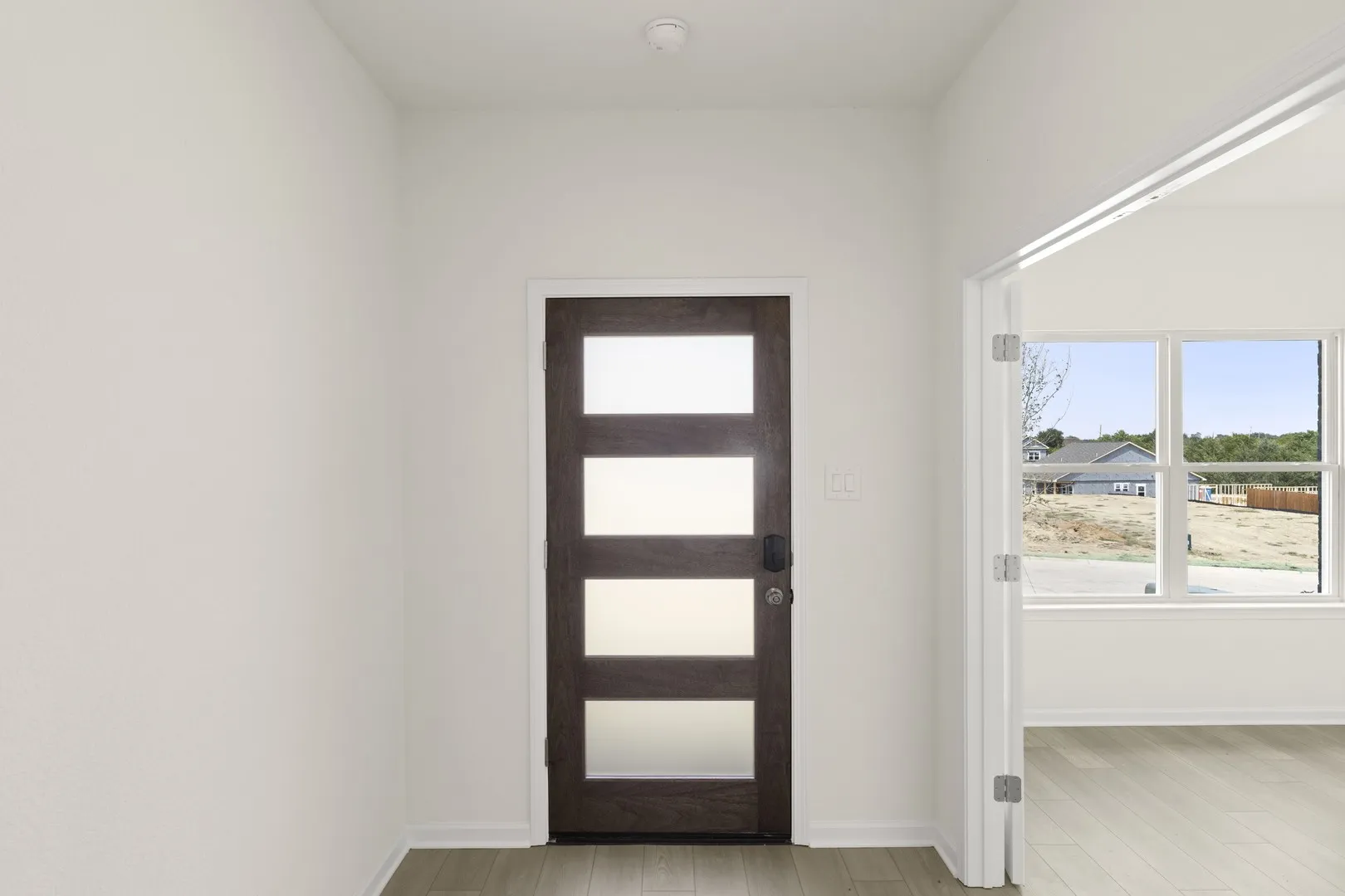 03. 306 Heritage Grove - Entry