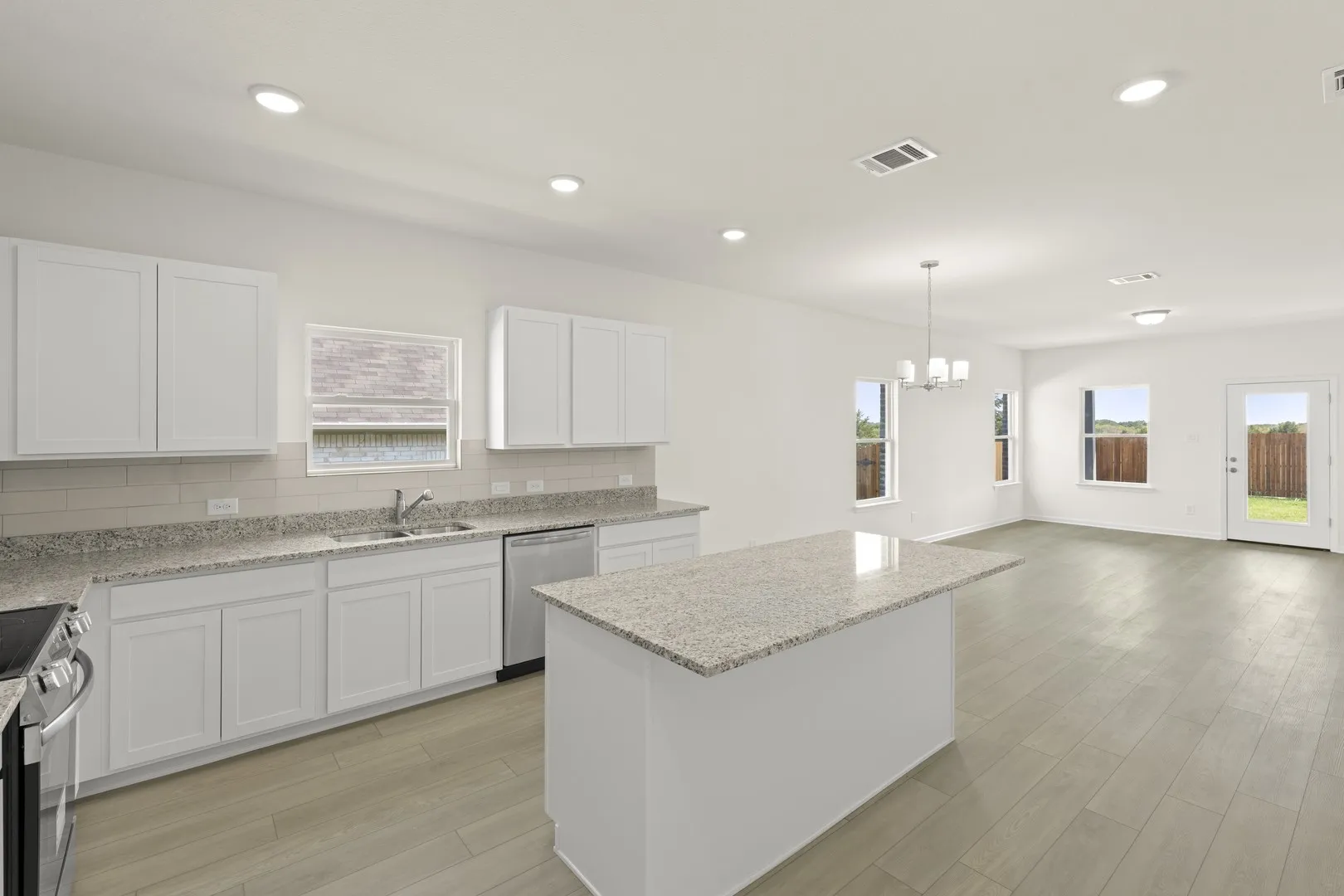 06. 306 Heritage Grove - Kitchen (2)