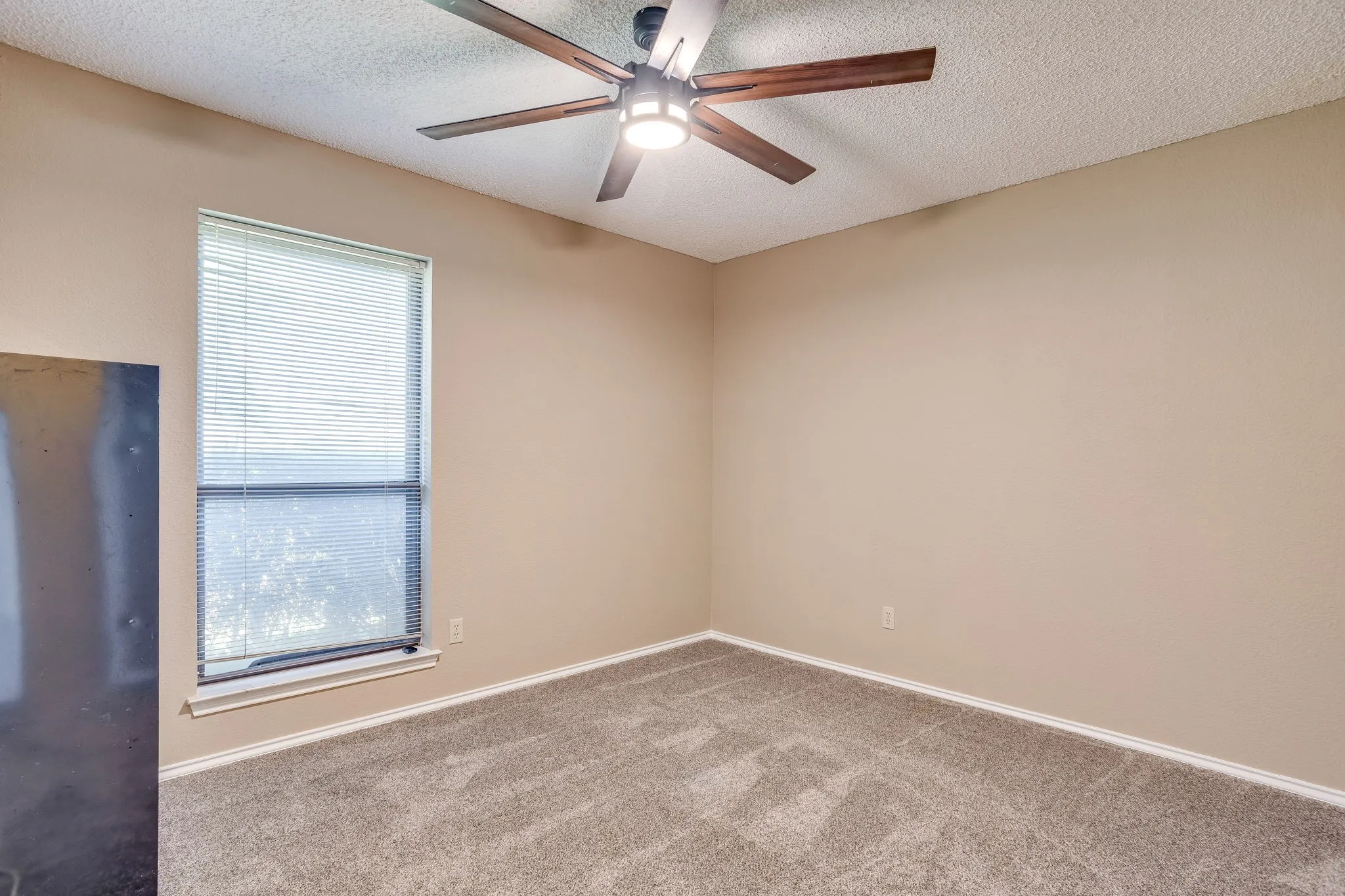 Single Family Residence For Sale in Tarrant County , 1417 Hall Drive, Crowley, Texas 76036, 3 Bedroom, 2 Bathroom, 2 Garage spaces, 1,480 Sqft, built in 1983, mls#21364095, Real Estate Agent in Crowley, Homes For Sale in Tarrant county, Homes For Sale in Crowley, Realtor in Crowley Texas, Real Estate Brokerage Independent Realty Texas, Luminita Cordes Realtor