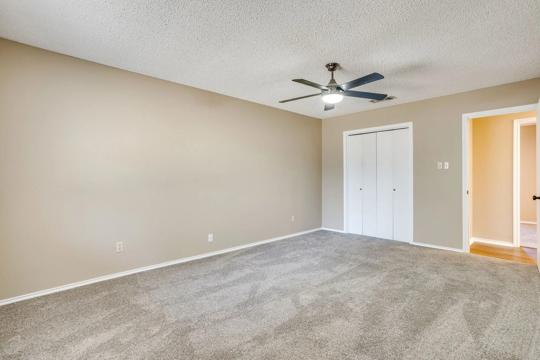Single Family Residence For Sale in Tarrant County , 1417 Hall Drive, Crowley, Texas 76036, 3 Bedroom, 2 Bathroom, 2 Garage spaces, 1,480 Sqft, built in 1983, mls#21364095, Real Estate Agent in Crowley, Homes For Sale in Tarrant county, Homes For Sale in Crowley, Realtor in Crowley Texas, Real Estate Brokerage Independent Realty Texas, Luminita Cordes Realtor