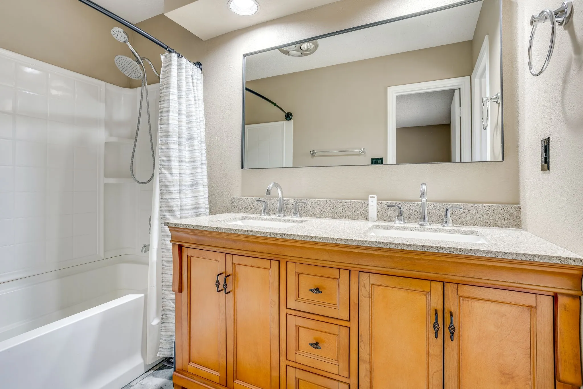 Single Family Residence For Sale in Tarrant County , 1417 Hall Drive, Crowley, Texas 76036, 3 Bedroom, 2 Bathroom, 2 Garage spaces, 1,480 Sqft, built in 1983, mls#21364095, Real Estate Agent in Crowley, Homes For Sale in Tarrant county, Homes For Sale in Crowley, Realtor in Crowley Texas, Real Estate Brokerage Independent Realty Texas, Luminita Cordes Realtor