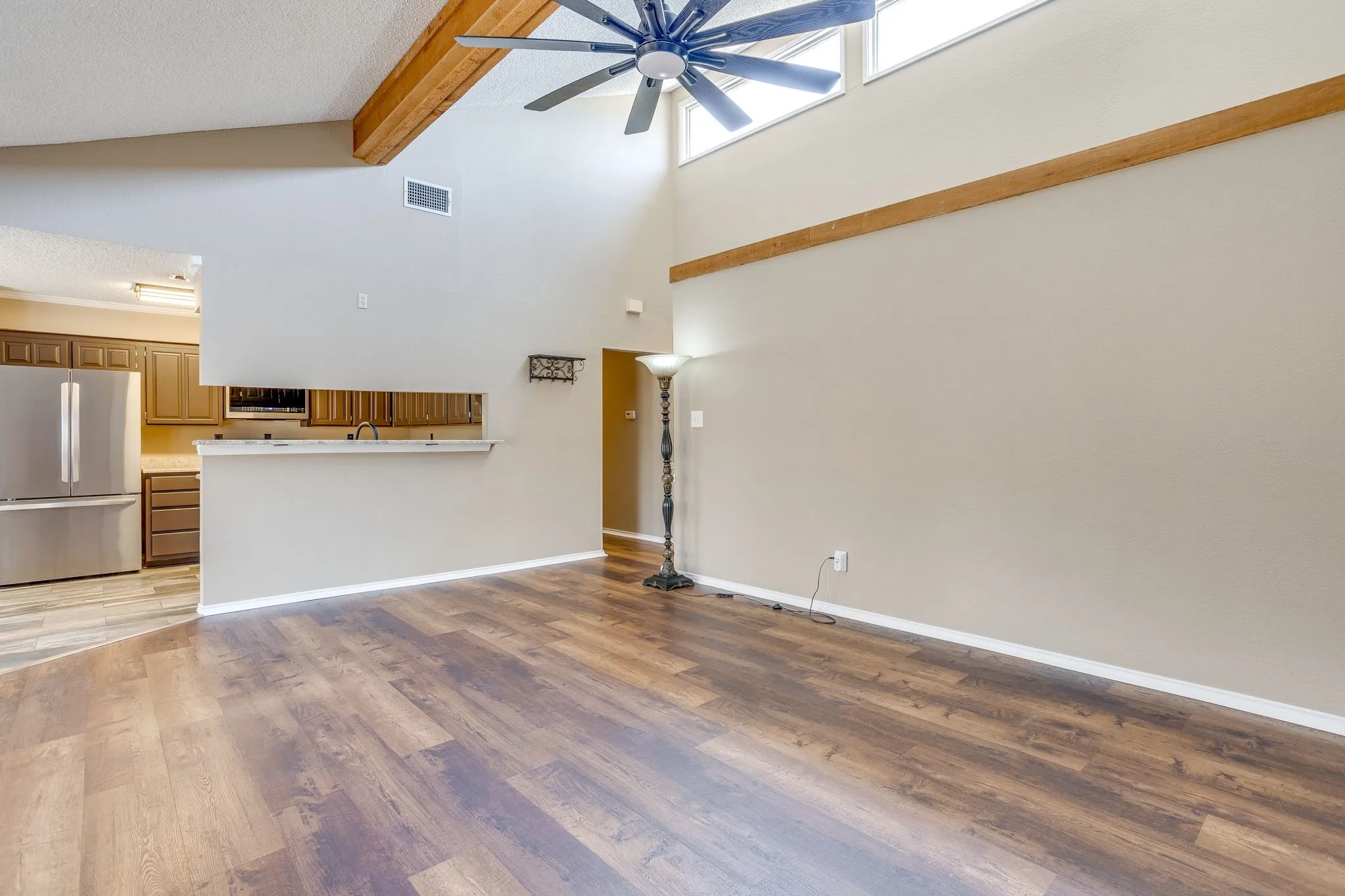 Single Family Residence For Sale in Tarrant County , 1417 Hall Drive, Crowley, Texas 76036, 3 Bedroom, 2 Bathroom, 2 Garage spaces, 1,480 Sqft, built in 1983, mls#21364095, Real Estate Agent in Crowley, Homes For Sale in Tarrant county, Homes For Sale in Crowley, Realtor in Crowley Texas, Real Estate Brokerage Independent Realty Texas, Luminita Cordes Realtor
