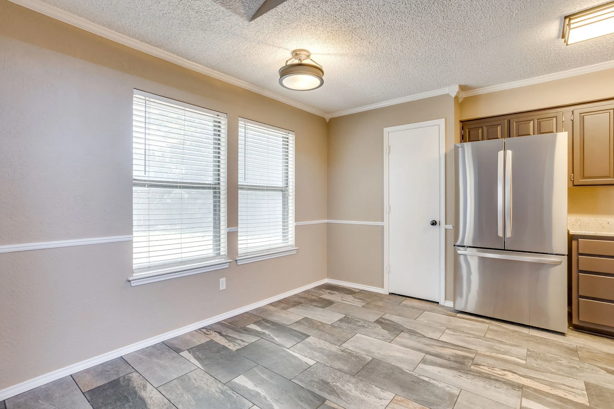 Single Family Residence For Sale in Tarrant County , 1417 Hall Drive, Crowley, Texas 76036, 3 Bedroom, 2 Bathroom, 2 Garage spaces, 1,480 Sqft, built in 1983, mls#21364095, Real Estate Agent in Crowley, Homes For Sale in Tarrant county, Homes For Sale in Crowley, Realtor in Crowley Texas, Real Estate Brokerage Independent Realty Texas, Luminita Cordes Realtor