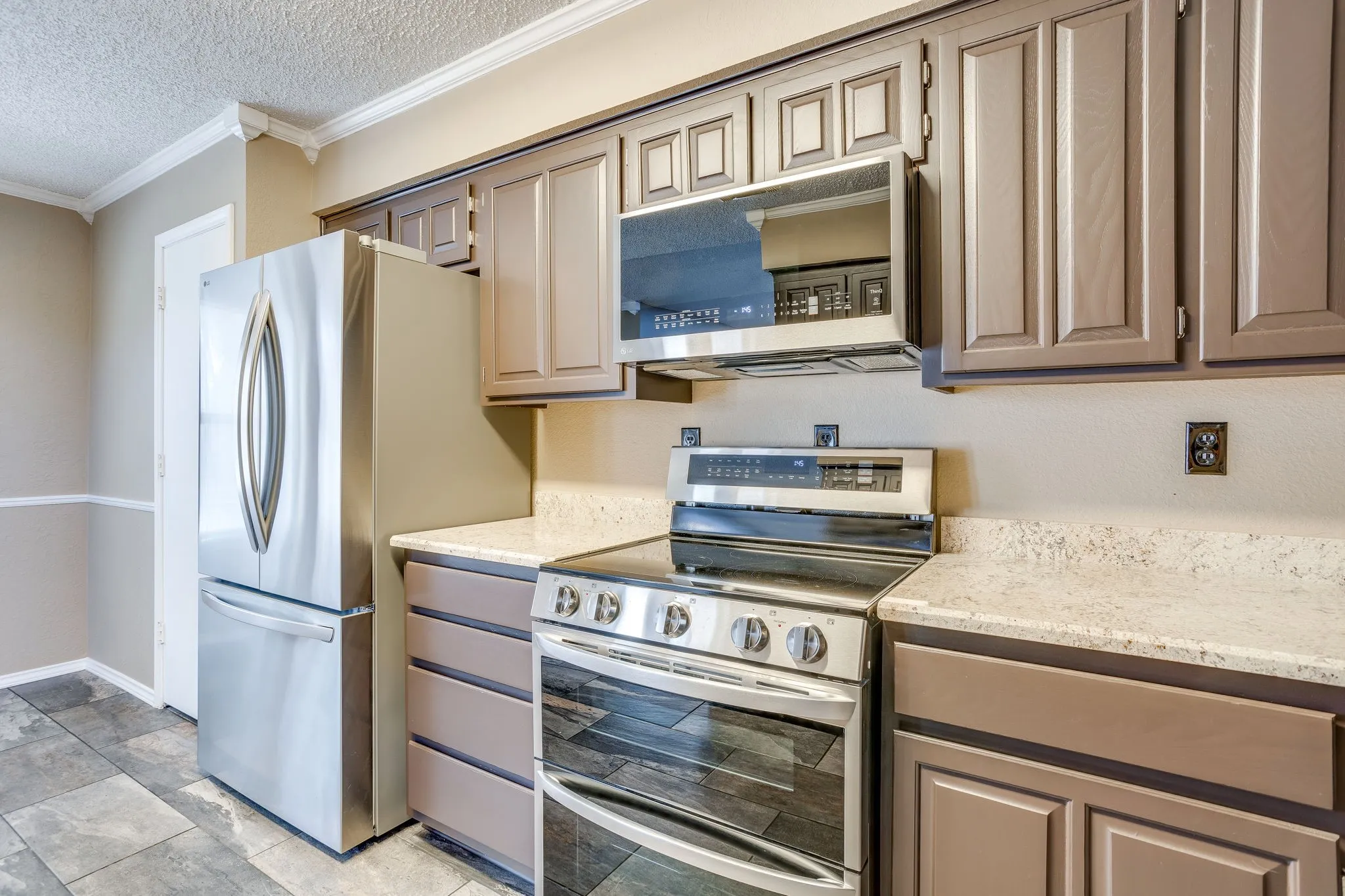 Single Family Residence For Sale in Tarrant County , 1417 Hall Drive, Crowley, Texas 76036, 3 Bedroom, 2 Bathroom, 2 Garage spaces, 1,480 Sqft, built in 1983, mls#21364095, Real Estate Agent in Crowley, Homes For Sale in Tarrant county, Homes For Sale in Crowley, Realtor in Crowley Texas, Real Estate Brokerage Independent Realty Texas, Luminita Cordes Realtor