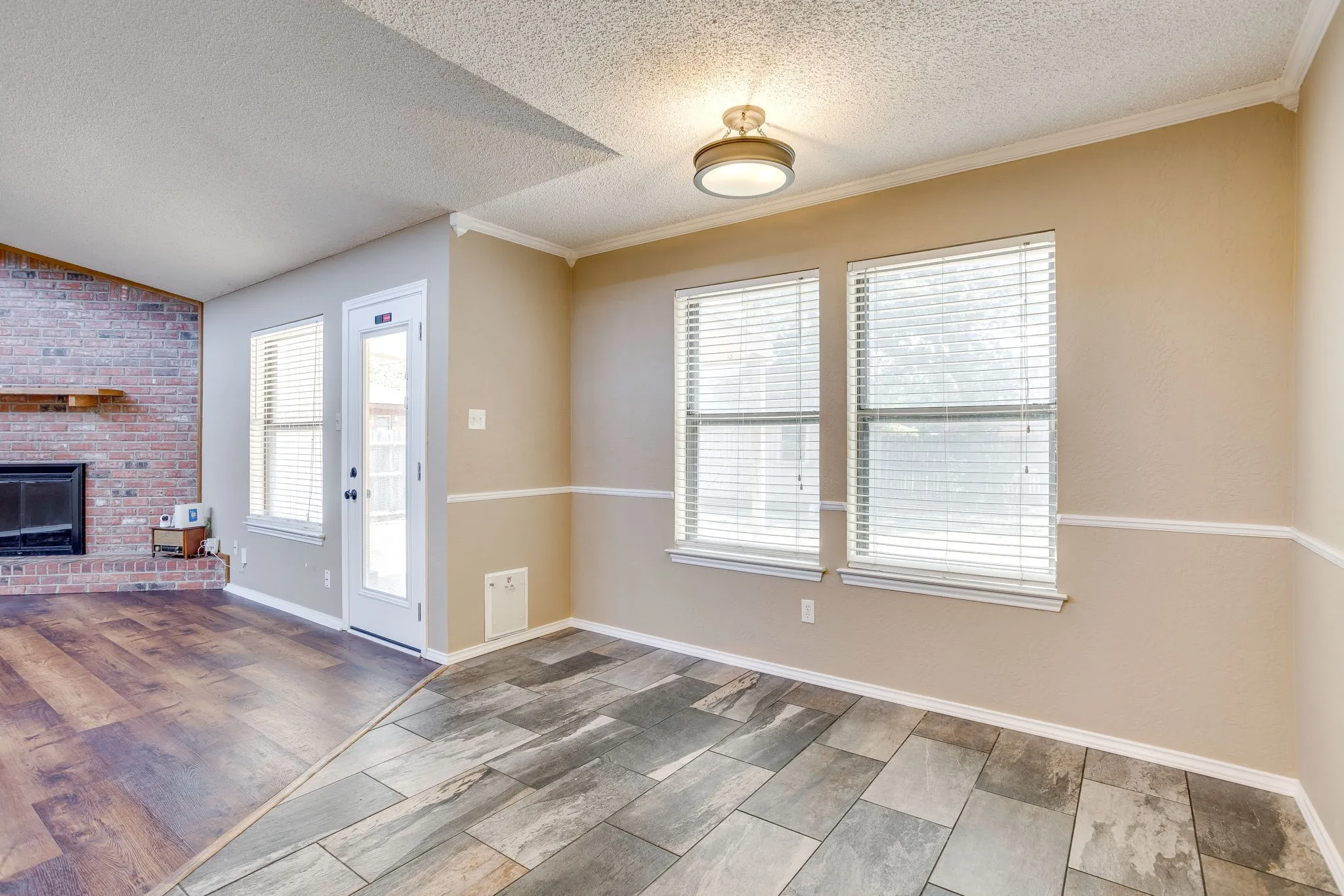 Single Family Residence For Sale in Tarrant County , 1417 Hall Drive, Crowley, Texas 76036, 3 Bedroom, 2 Bathroom, 2 Garage spaces, 1,480 Sqft, built in 1983, mls#21364095, Real Estate Agent in Crowley, Homes For Sale in Tarrant county, Homes For Sale in Crowley, Realtor in Crowley Texas, Real Estate Brokerage Independent Realty Texas, Luminita Cordes Realtor