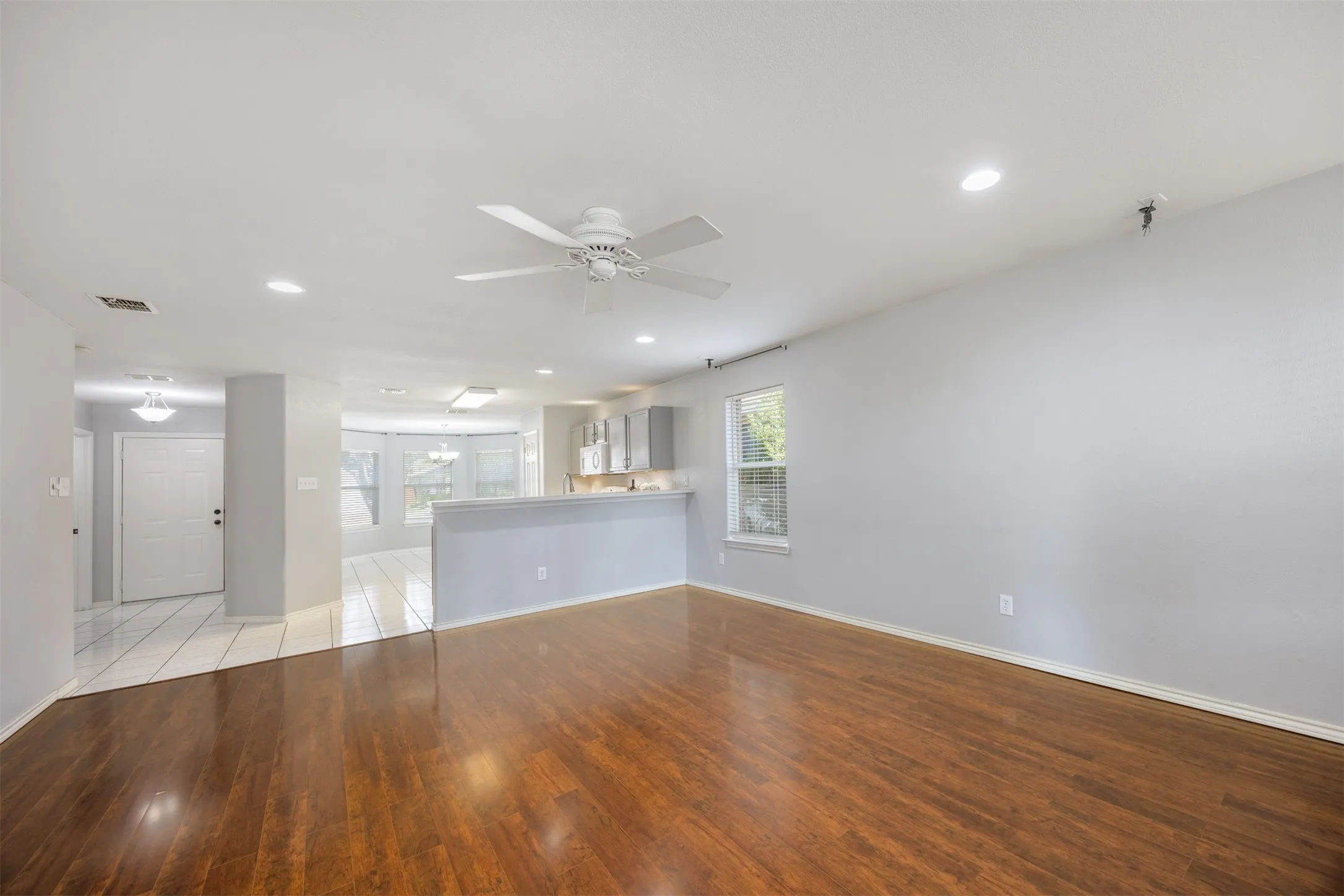 Single Family Residence For Sale in Collin County , 2506 Buckskin Drive, Mc Kinney, Texas 75071, 3 Bedroom, 2 Bathroom, 2 Garage spaces, 1,631 Sqft, built in 2000, mls#21350073, Real Estate Agent in Mc Kinney, Homes For Sale in Collin county, Homes For Sale in Mc Kinney, Realtor in Mc Kinney Texas, Real Estate Brokerage Independent Realty Texas, Luminita Cordes Realtor
