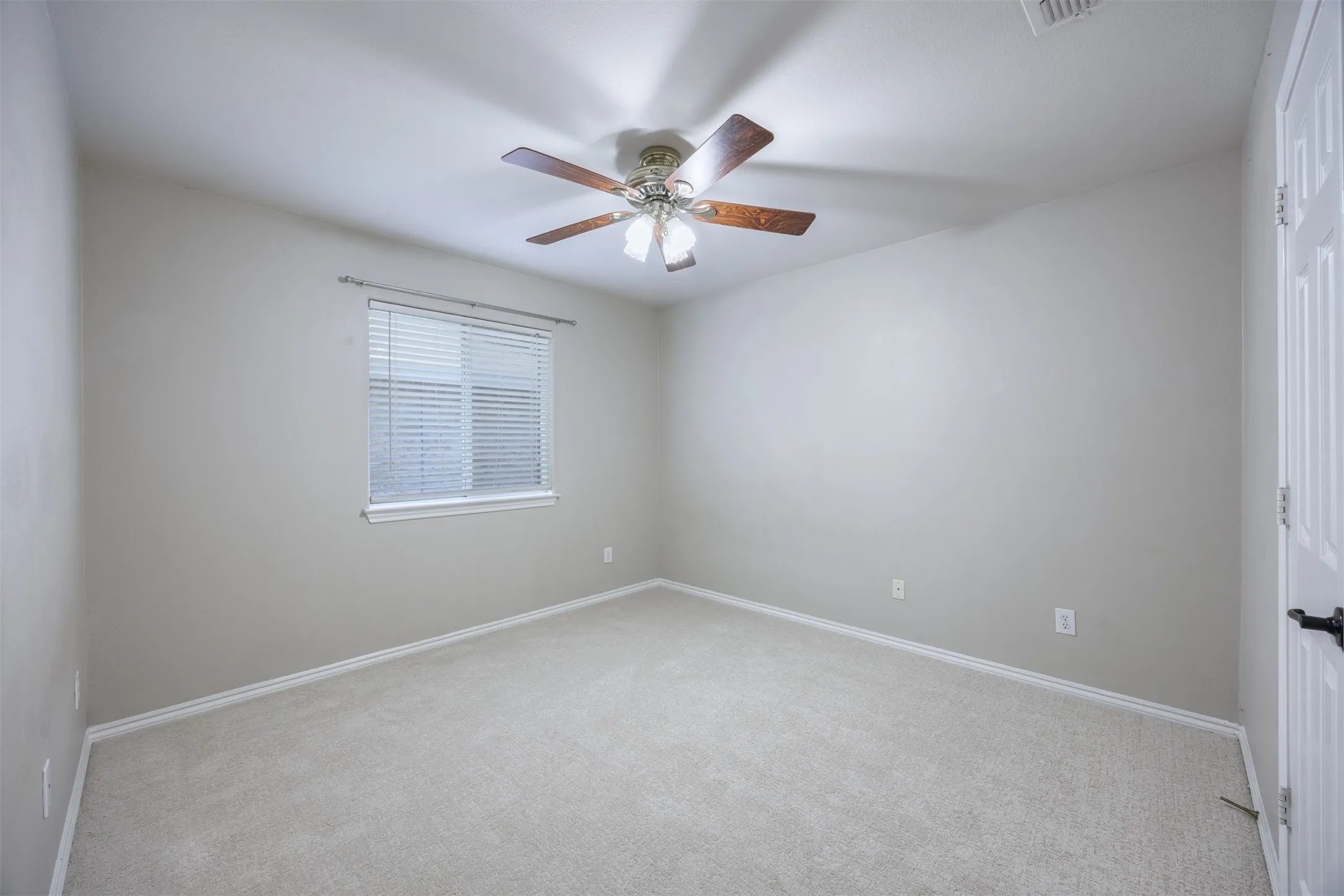 Single Family Residence For Sale in Collin County , 2506 Buckskin Drive, Mc Kinney, Texas 75071, 3 Bedroom, 2 Bathroom, 2 Garage spaces, 1,631 Sqft, built in 2000, mls#21350073, Real Estate Agent in Mc Kinney, Homes For Sale in Collin county, Homes For Sale in Mc Kinney, Realtor in Mc Kinney Texas, Real Estate Brokerage Independent Realty Texas, Luminita Cordes Realtor