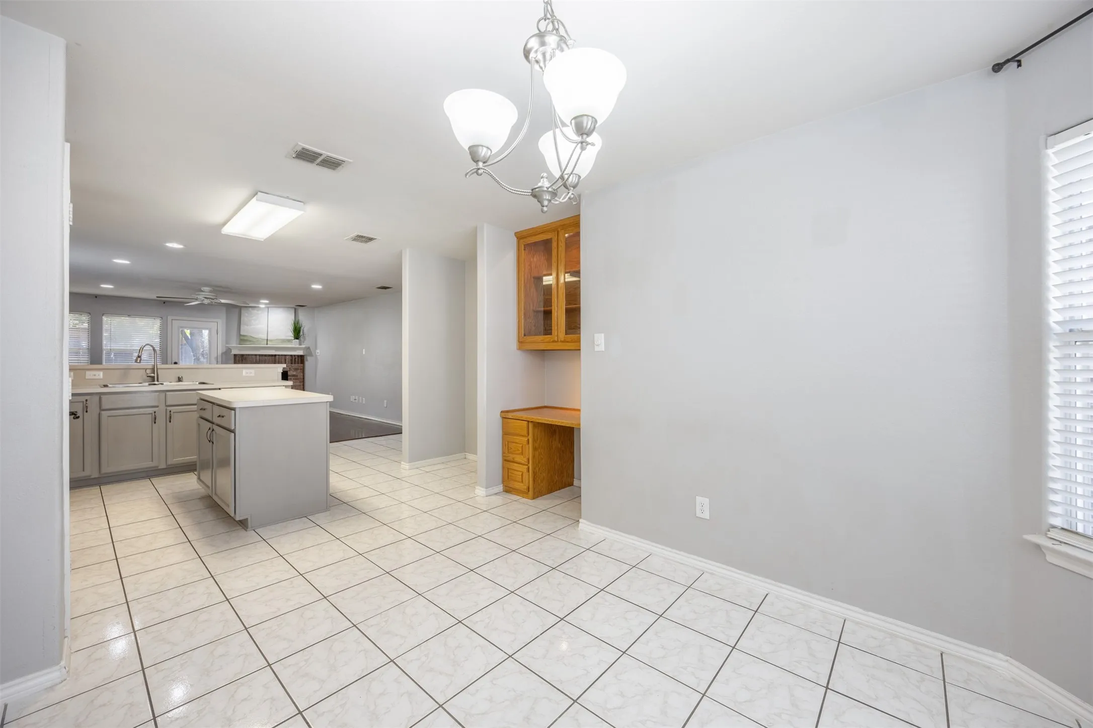 Single Family Residence For Sale in Collin County , 2506 Buckskin Drive, Mc Kinney, Texas 75071, 3 Bedroom, 2 Bathroom, 2 Garage spaces, 1,631 Sqft, built in 2000, mls#21350073, Real Estate Agent in Mc Kinney, Homes For Sale in Collin county, Homes For Sale in Mc Kinney, Realtor in Mc Kinney Texas, Real Estate Brokerage Independent Realty Texas, Luminita Cordes Realtor