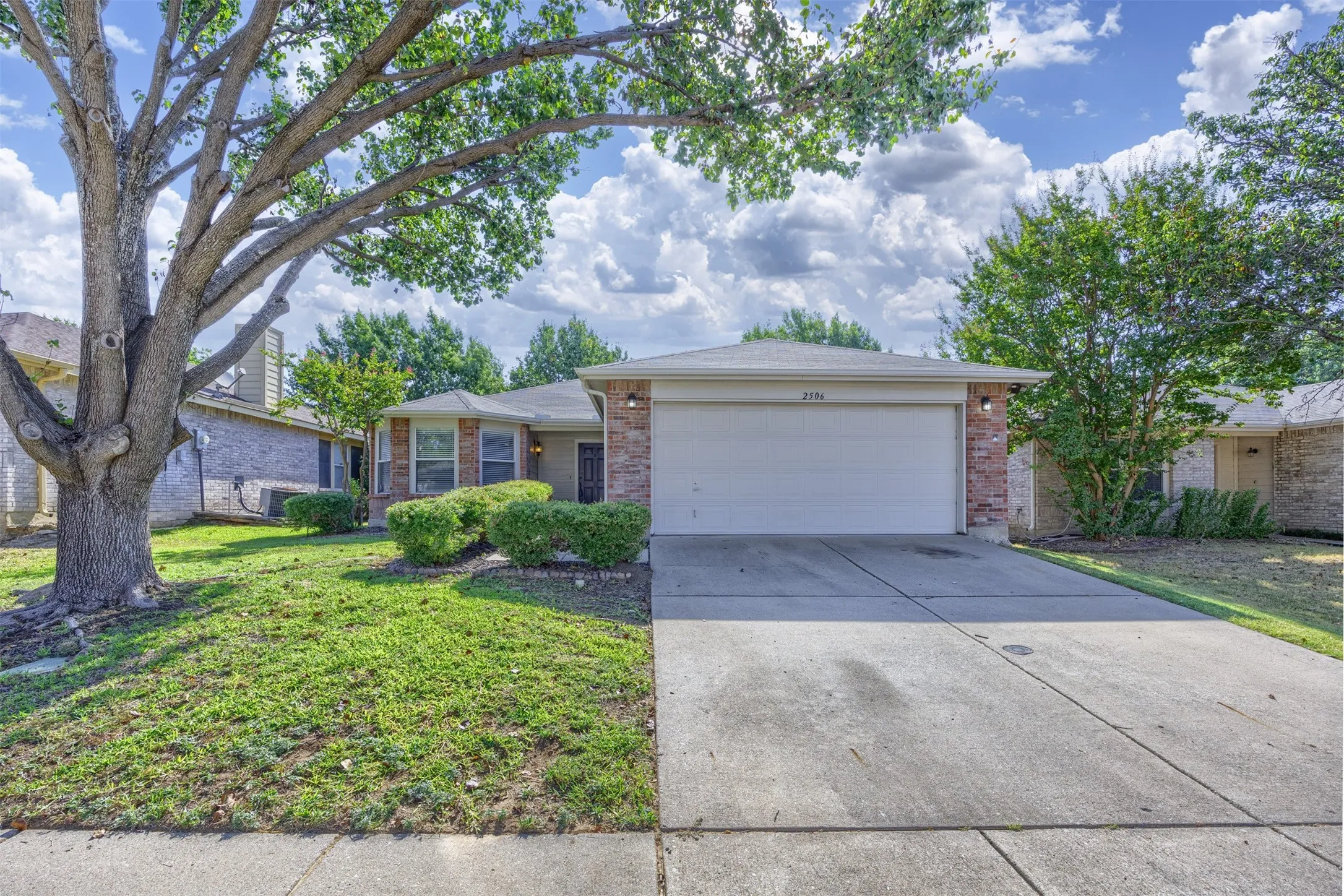 Single Family Residence For Sale in Collin County , 2506 Buckskin Drive, Mc Kinney, Texas 75071, 3 Bedroom, 2 Bathroom, 2 Garage spaces, 1,631 Sqft, built in 2000, mls#21350073, Real Estate Agent in Mc Kinney, Homes For Sale in Collin county, Homes For Sale in Mc Kinney, Realtor in Mc Kinney Texas, Real Estate Brokerage Independent Realty Texas, Luminita Cordes Realtor