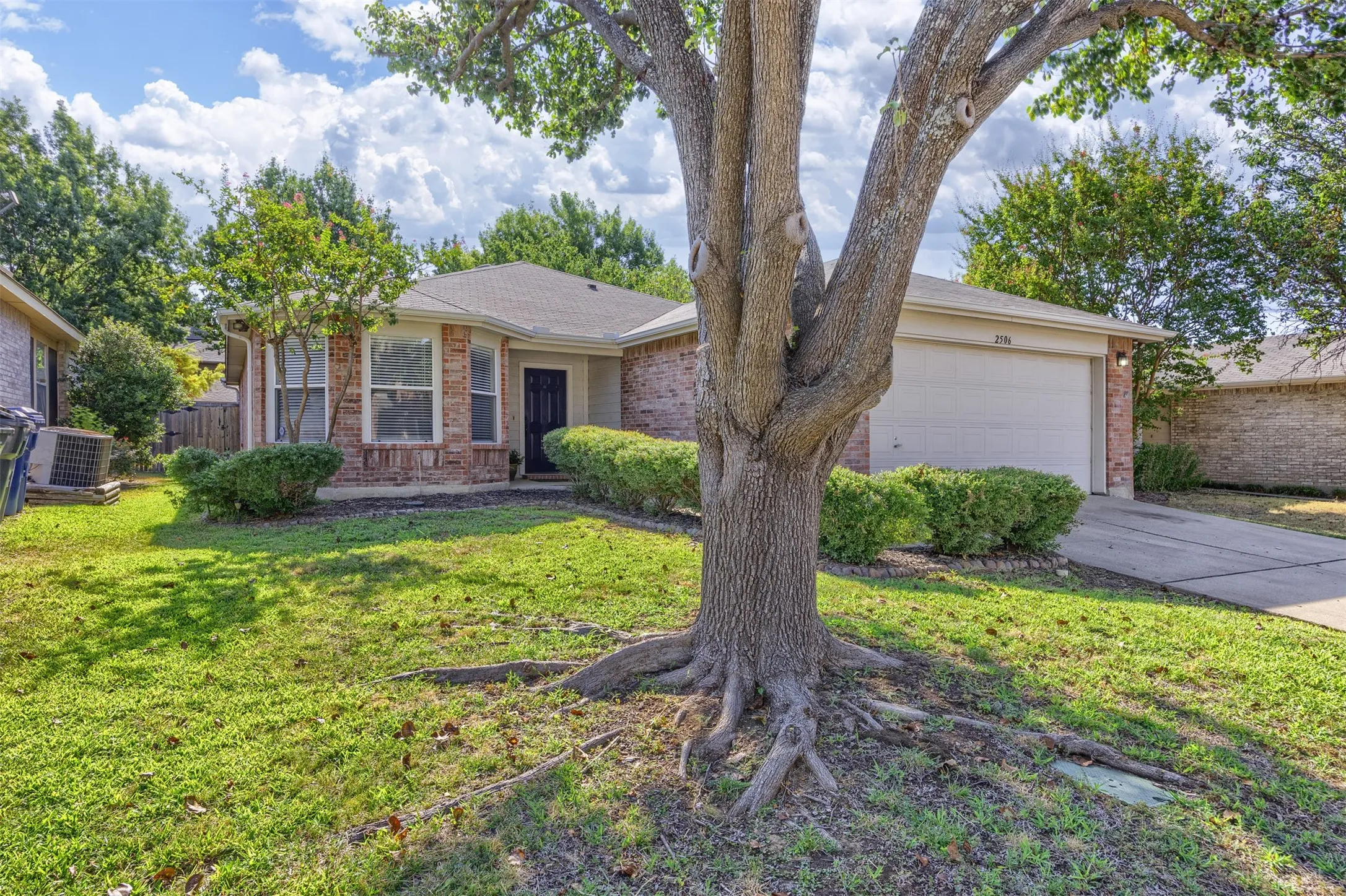 Single Family Residence For Sale in Collin County , 2506 Buckskin Drive, Mc Kinney, Texas 75071, 3 Bedroom, 2 Bathroom, 2 Garage spaces, 1,631 Sqft, built in 2000, mls#21350073, Real Estate Agent in Mc Kinney, Homes For Sale in Collin county, Homes For Sale in Mc Kinney, Realtor in Mc Kinney Texas, Real Estate Brokerage Independent Realty Texas, Luminita Cordes Realtor
