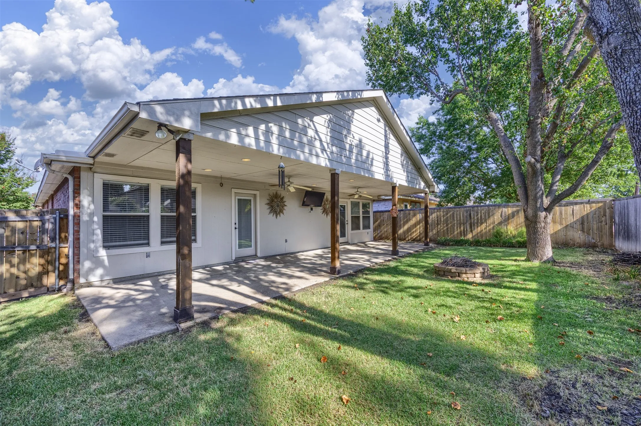 Single Family Residence For Sale in Collin County , 2506 Buckskin Drive, Mc Kinney, Texas 75071, 3 Bedroom, 2 Bathroom, 2 Garage spaces, 1,631 Sqft, built in 2000, mls#21350073, Real Estate Agent in Mc Kinney, Homes For Sale in Collin county, Homes For Sale in Mc Kinney, Realtor in Mc Kinney Texas, Real Estate Brokerage Independent Realty Texas, Luminita Cordes Realtor