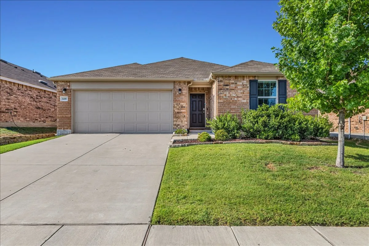 Single Family Residence For Sale in Denton County , 1416 Trace Drive, Aubrey, Texas 76227, 3 Bedroom, 2 Bathroom, 2 Garage spaces, 1,437 Sqft, built in 2019, mls#21355398, Real Estate Agent in Aubrey, Homes For Sale in Denton county, Homes For Sale in Aubrey, Realtor in Aubrey Texas, Real Estate Brokerage Independent Realty Texas, Luminita Cordes Realtor