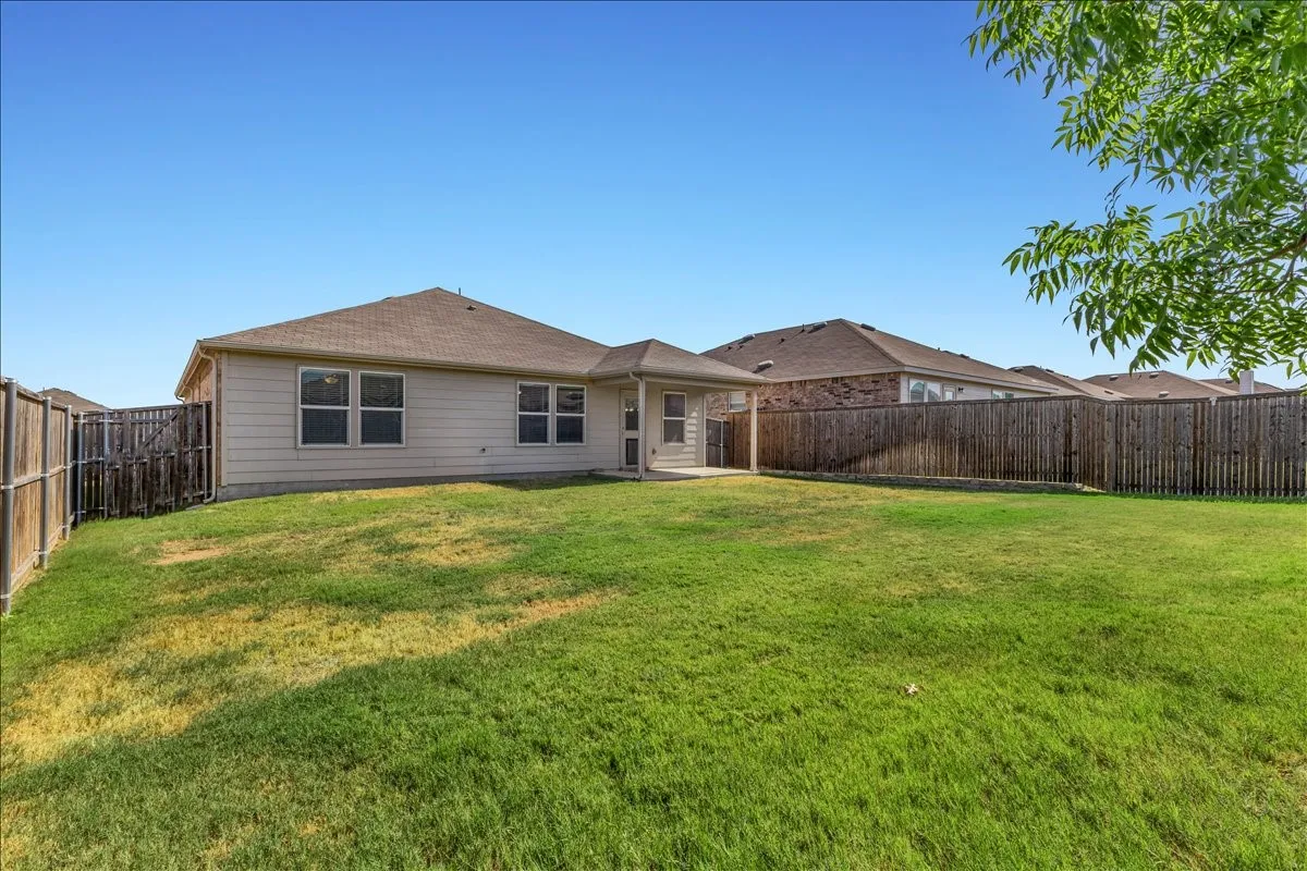 Single Family Residence For Sale in Denton County , 1416 Trace Drive, Aubrey, Texas 76227, 3 Bedroom, 2 Bathroom, 2 Garage spaces, 1,437 Sqft, built in 2019, mls#21355398, Real Estate Agent in Aubrey, Homes For Sale in Denton county, Homes For Sale in Aubrey, Realtor in Aubrey Texas, Real Estate Brokerage Independent Realty Texas, Luminita Cordes Realtor
