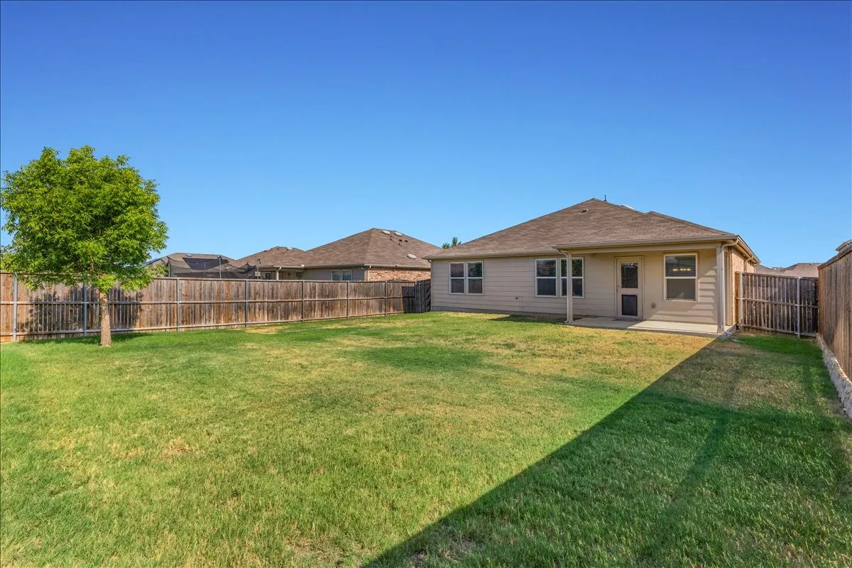 Single Family Residence For Sale in Denton County , 1416 Trace Drive, Aubrey, Texas 76227, 3 Bedroom, 2 Bathroom, 2 Garage spaces, 1,437 Sqft, built in 2019, mls#21355398, Real Estate Agent in Aubrey, Homes For Sale in Denton county, Homes For Sale in Aubrey, Realtor in Aubrey Texas, Real Estate Brokerage Independent Realty Texas, Luminita Cordes Realtor