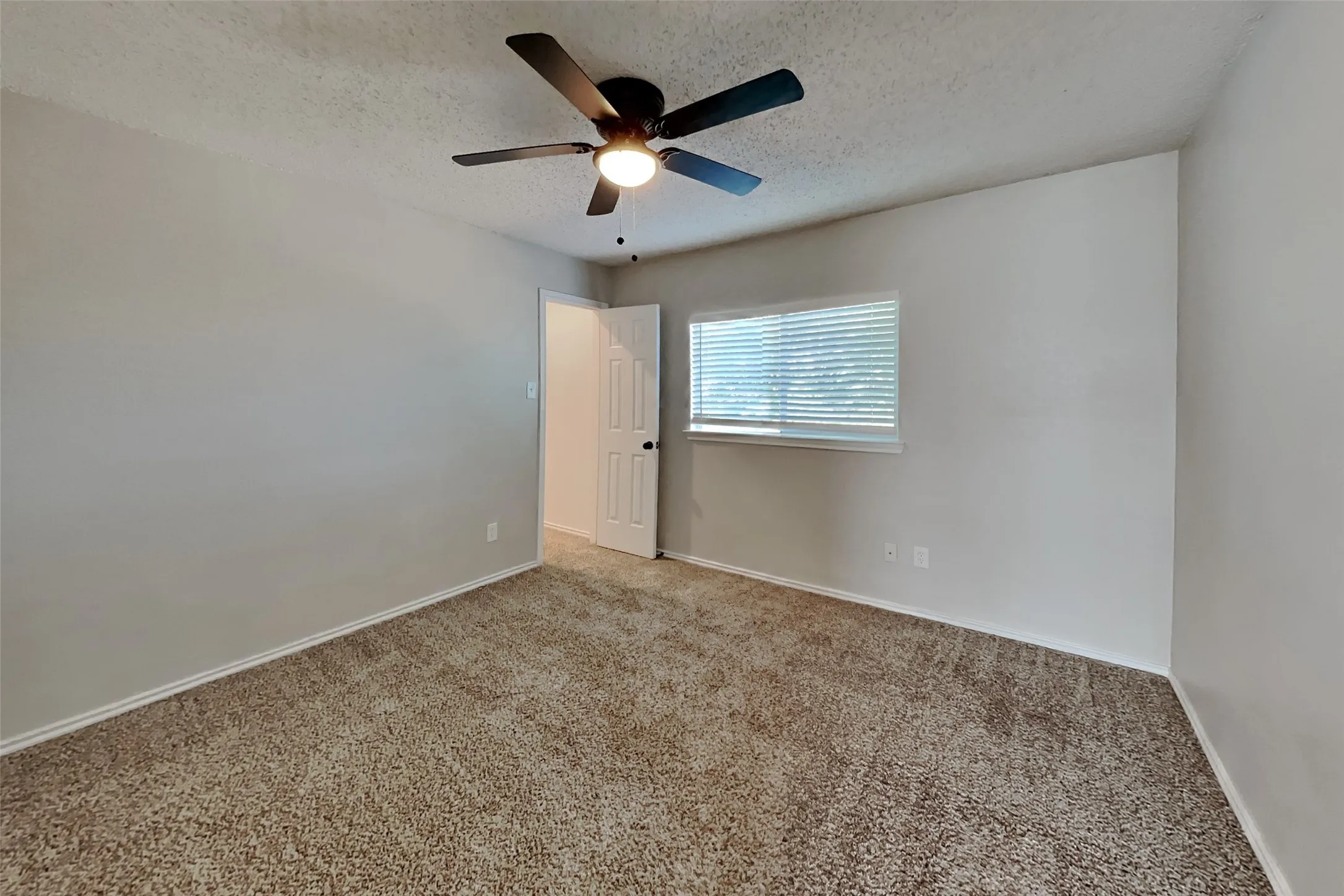 Single Family Residence For Rent in Tarrant County , 8525 Jackson Way, Fort Worth, Texas 76244, 4 Bedroom, 3 Bathroom, 2 Garage spaces, 2,225 Sqft, built in 1999, mls#21364166, Real Estate Agent in Fort Worth, Homes For Rent in Tarrant county, Homes For Rent in Fort Worth, Realtor in Fort Worth Texas, Real Estate Brokerage Independent Realty Texas, Luminita Cordes Realtor