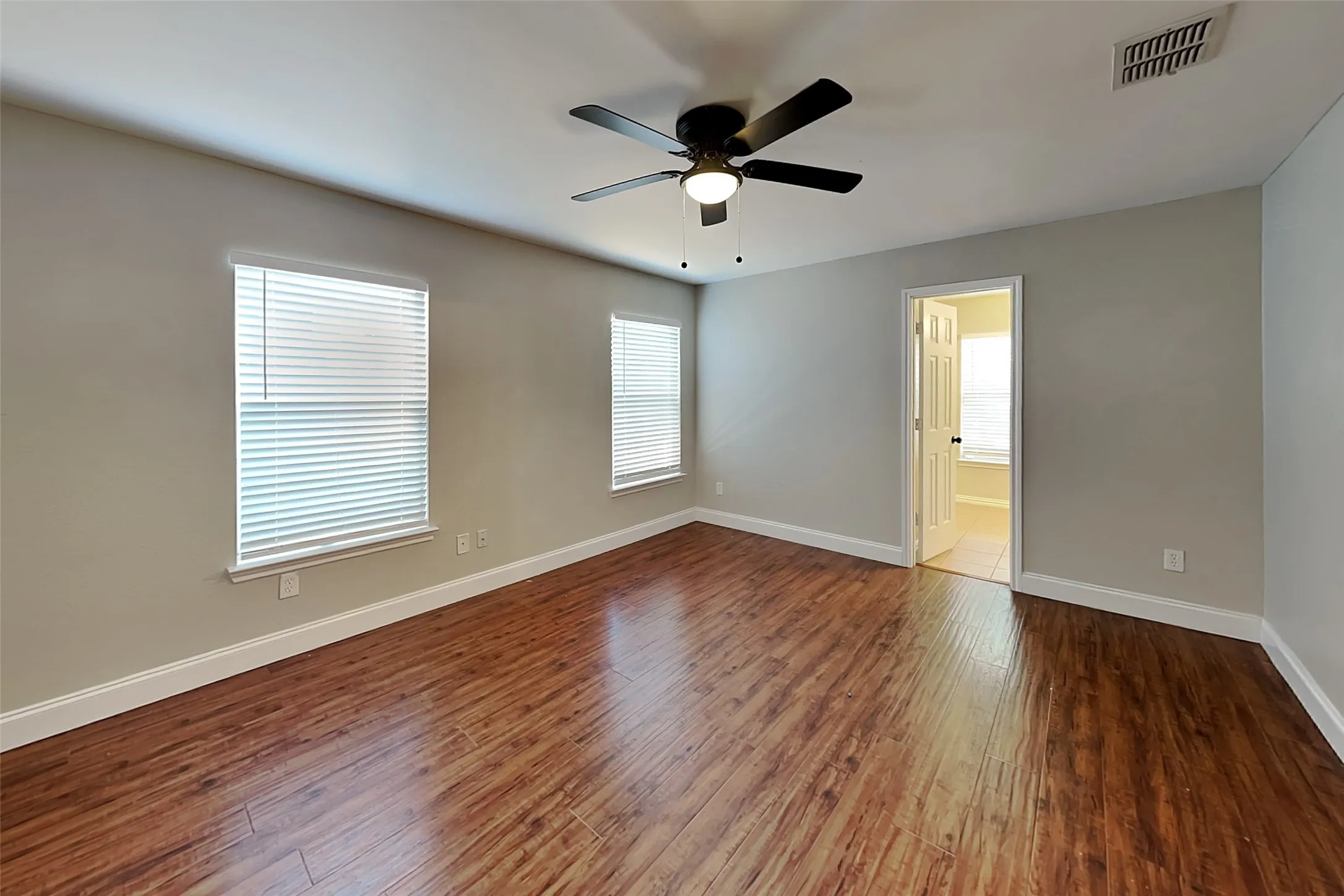 Single Family Residence For Rent in Tarrant County , 8525 Jackson Way, Fort Worth, Texas 76244, 4 Bedroom, 3 Bathroom, 2 Garage spaces, 2,225 Sqft, built in 1999, mls#21364166, Real Estate Agent in Fort Worth, Homes For Rent in Tarrant county, Homes For Rent in Fort Worth, Realtor in Fort Worth Texas, Real Estate Brokerage Independent Realty Texas, Luminita Cordes Realtor