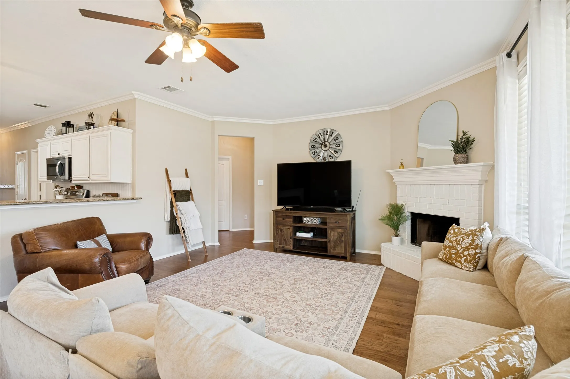 Single Family Residence For Sale in Ellis County , 702 Champlain Court, Midlothian, Texas 76065, 4 Bedroom, 3 Bathroom, 2 Garage spaces, 2,918 Sqft, built in 2004, mls#21339124, Real Estate Agent in Midlothian, Homes For Sale in Ellis county, Homes For Sale in Midlothian, Realtor in Midlothian Texas, Real Estate Brokerage Independent Realty Texas, Luminita Cordes Realtor