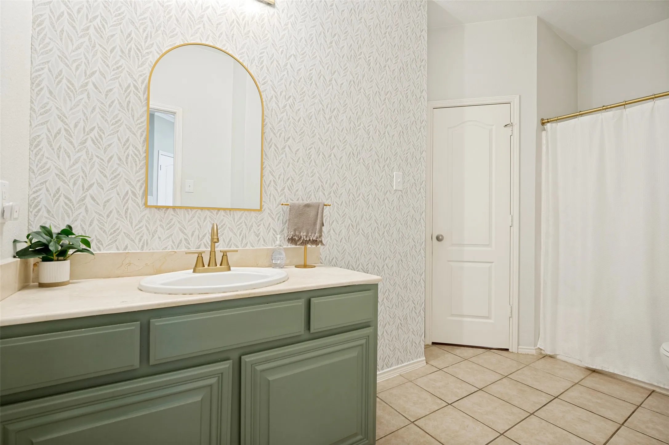 Single Family Residence For Sale in Ellis County , 702 Champlain Court, Midlothian, Texas 76065, 4 Bedroom, 3 Bathroom, 2 Garage spaces, 2,918 Sqft, built in 2004, mls#21339124, Real Estate Agent in Midlothian, Homes For Sale in Ellis county, Homes For Sale in Midlothian, Realtor in Midlothian Texas, Real Estate Brokerage Independent Realty Texas, Luminita Cordes Realtor