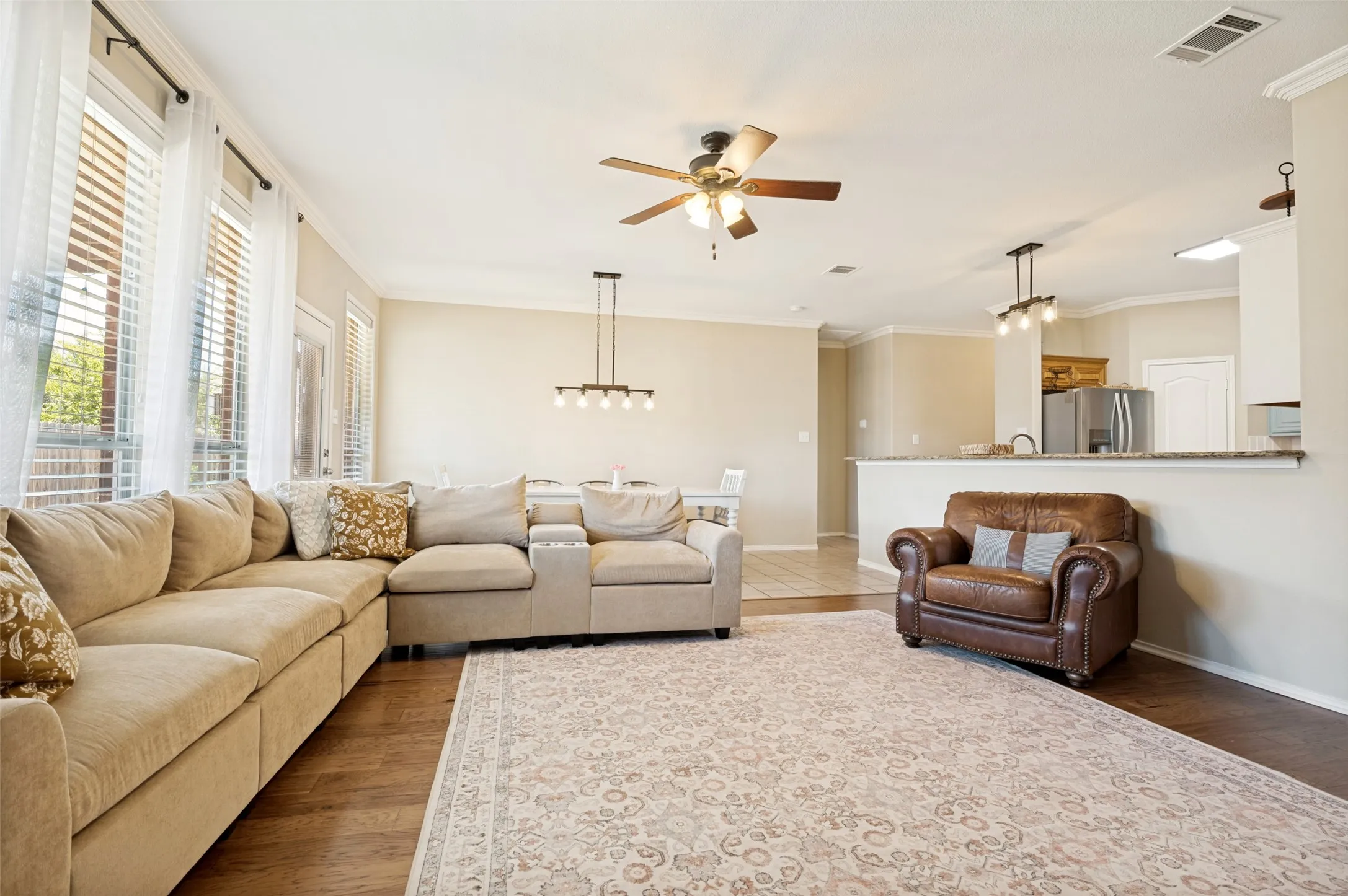 Single Family Residence For Sale in Ellis County , 702 Champlain Court, Midlothian, Texas 76065, 4 Bedroom, 3 Bathroom, 2 Garage spaces, 2,918 Sqft, built in 2004, mls#21339124, Real Estate Agent in Midlothian, Homes For Sale in Ellis county, Homes For Sale in Midlothian, Realtor in Midlothian Texas, Real Estate Brokerage Independent Realty Texas, Luminita Cordes Realtor