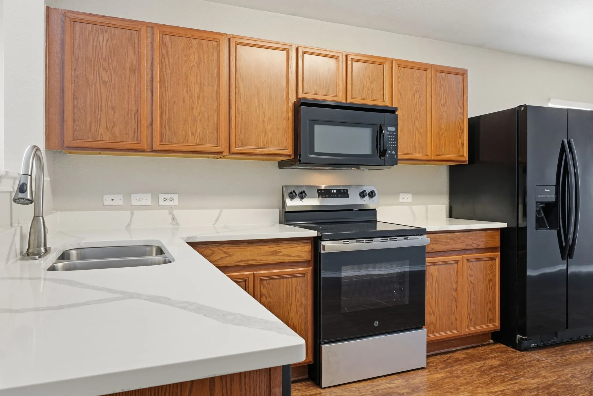Single Family Residence For Sale in Kaufman County , 2002 Kickapoo Trail, Heartland, Texas 75126, 3 Bedroom, 2 Bathroom, 2 Garage spaces, 1,240 Sqft, built in 2006, mls#21362634, Real Estate Agent in Heartland, Homes For Sale in Kaufman county, Homes For Sale in Heartland, Realtor in Heartland Texas, Real Estate Brokerage Independent Realty Texas, Luminita Cordes Realtor