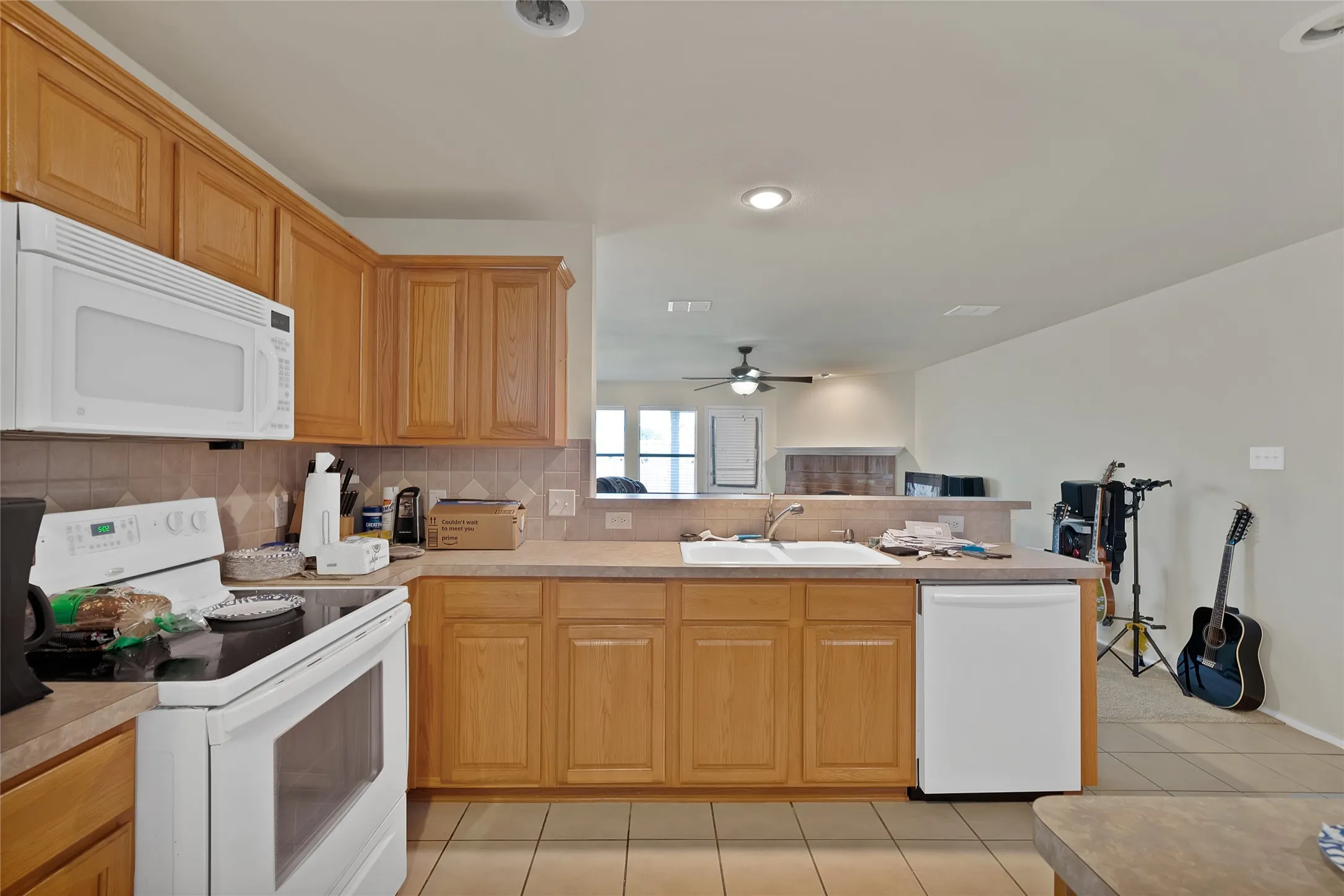 Single Family Residence For Sale in Denton County , 112 Blackforest Road, Krum, Texas 76249, 3 Bedroom, 2 Bathroom, 2 Garage spaces, 1,802 Sqft, built in 2005, mls#21361975, Real Estate Agent in Krum, Homes For Sale in Denton county, Homes For Sale in Krum, Realtor in Krum Texas, Real Estate Brokerage Independent Realty Texas, Luminita Cordes Realtor