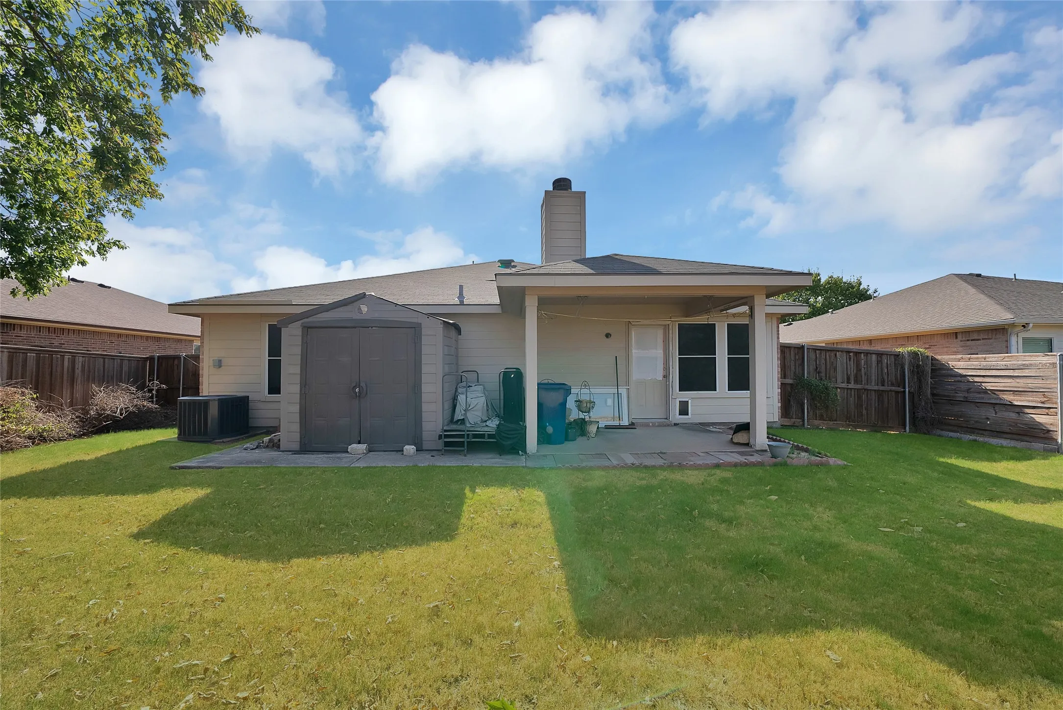 Single Family Residence For Sale in Denton County , 112 Blackforest Road, Krum, Texas 76249, 3 Bedroom, 2 Bathroom, 2 Garage spaces, 1,802 Sqft, built in 2005, mls#21361975, Real Estate Agent in Krum, Homes For Sale in Denton county, Homes For Sale in Krum, Realtor in Krum Texas, Real Estate Brokerage Independent Realty Texas, Luminita Cordes Realtor