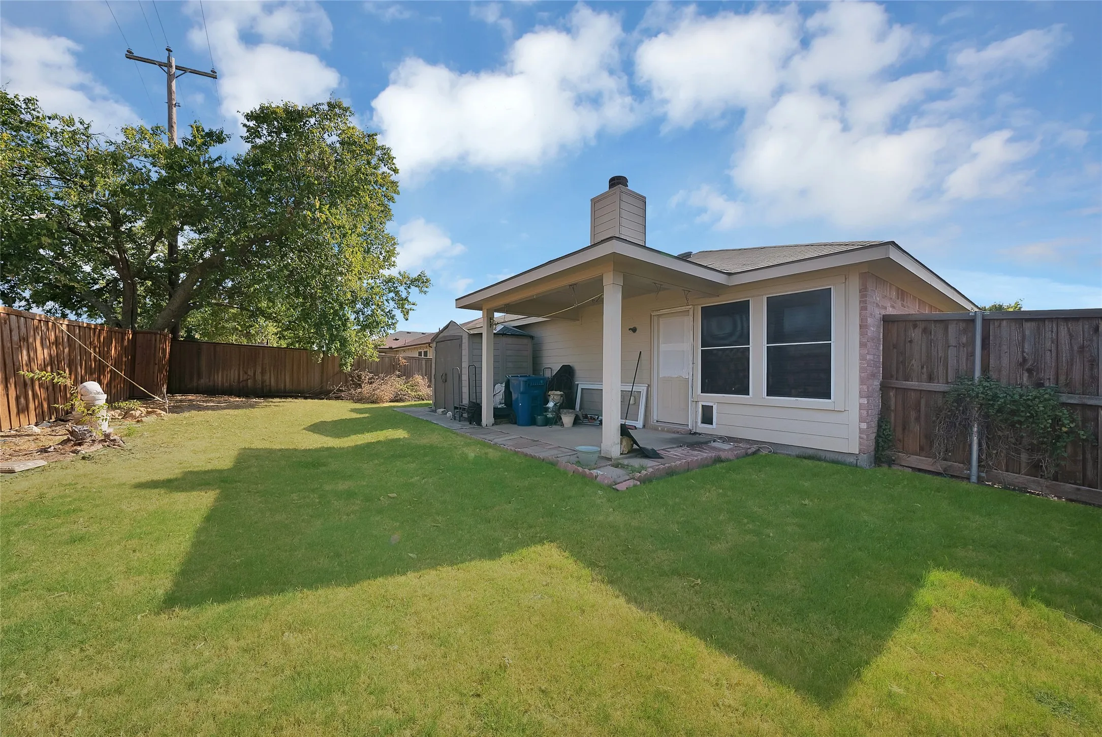 Single Family Residence For Sale in Denton County , 112 Blackforest Road, Krum, Texas 76249, 3 Bedroom, 2 Bathroom, 2 Garage spaces, 1,802 Sqft, built in 2005, mls#21361975, Real Estate Agent in Krum, Homes For Sale in Denton county, Homes For Sale in Krum, Realtor in Krum Texas, Real Estate Brokerage Independent Realty Texas, Luminita Cordes Realtor