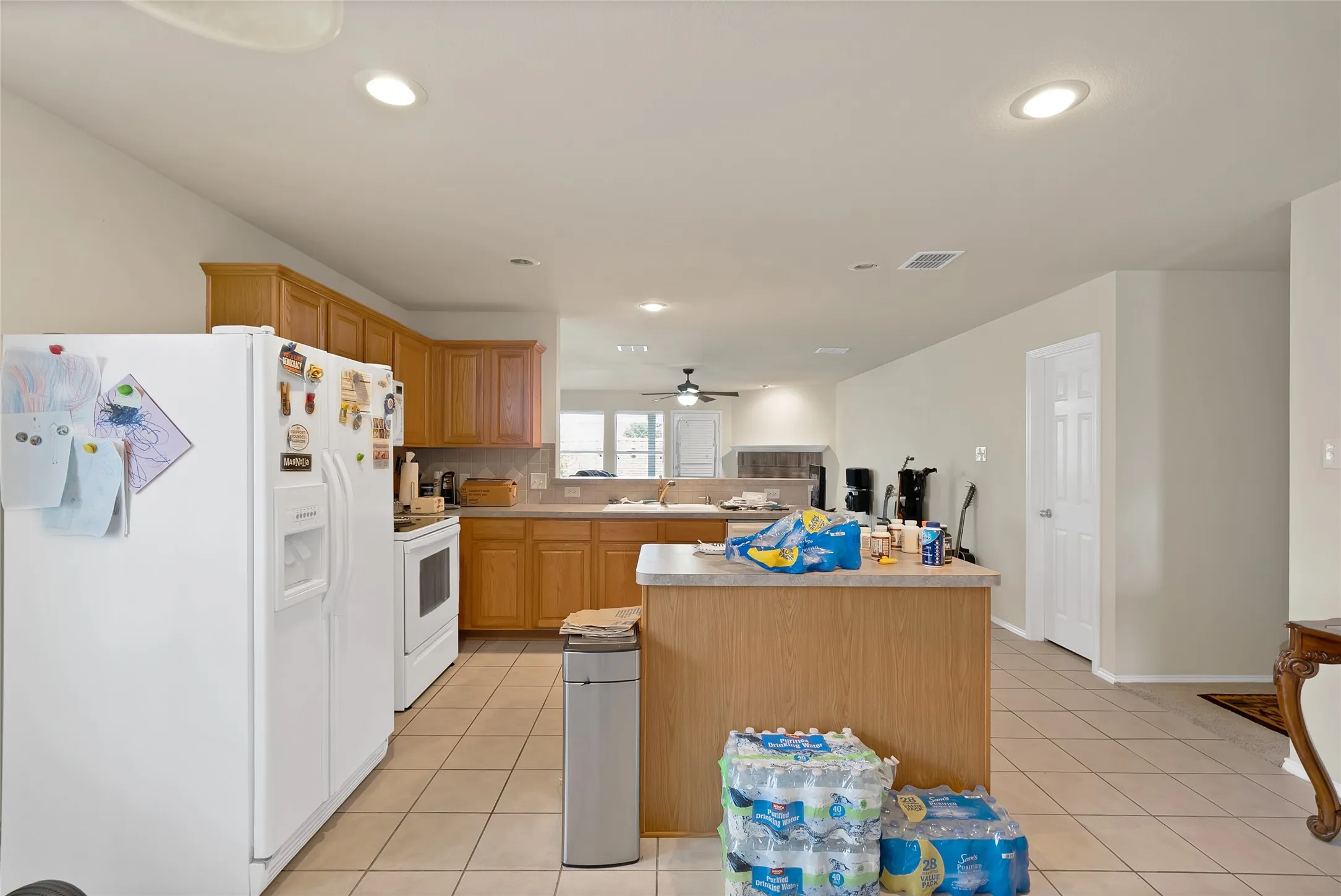 Single Family Residence For Sale in Denton County , 112 Blackforest Road, Krum, Texas 76249, 3 Bedroom, 2 Bathroom, 2 Garage spaces, 1,802 Sqft, built in 2005, mls#21361975, Real Estate Agent in Krum, Homes For Sale in Denton county, Homes For Sale in Krum, Realtor in Krum Texas, Real Estate Brokerage Independent Realty Texas, Luminita Cordes Realtor