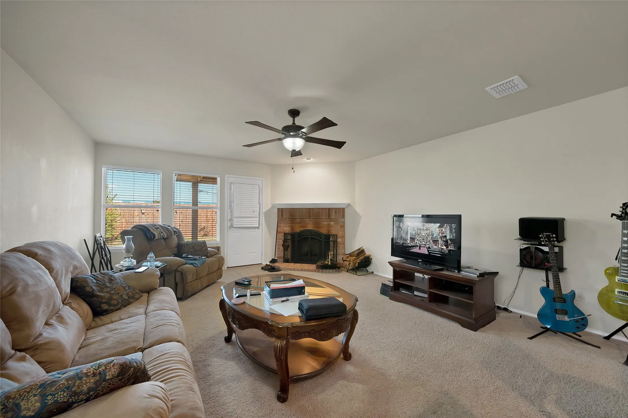 Single Family Residence For Sale in Denton County , 112 Blackforest Road, Krum, Texas 76249, 3 Bedroom, 2 Bathroom, 2 Garage spaces, 1,802 Sqft, built in 2005, mls#21361975, Real Estate Agent in Krum, Homes For Sale in Denton county, Homes For Sale in Krum, Realtor in Krum Texas, Real Estate Brokerage Independent Realty Texas, Luminita Cordes Realtor