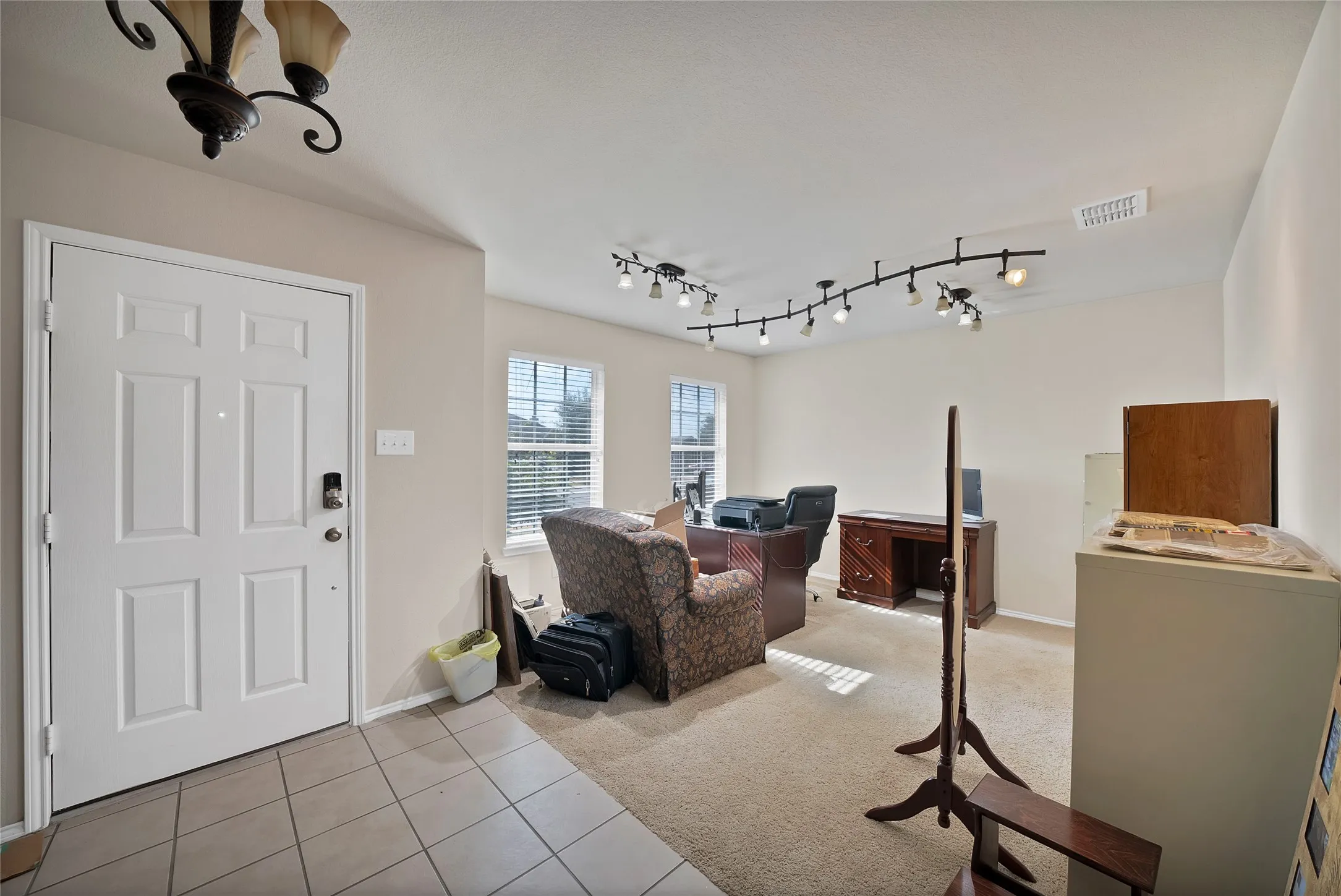 Single Family Residence For Sale in Denton County , 112 Blackforest Road, Krum, Texas 76249, 3 Bedroom, 2 Bathroom, 2 Garage spaces, 1,802 Sqft, built in 2005, mls#21361975, Real Estate Agent in Krum, Homes For Sale in Denton county, Homes For Sale in Krum, Realtor in Krum Texas, Real Estate Brokerage Independent Realty Texas, Luminita Cordes Realtor