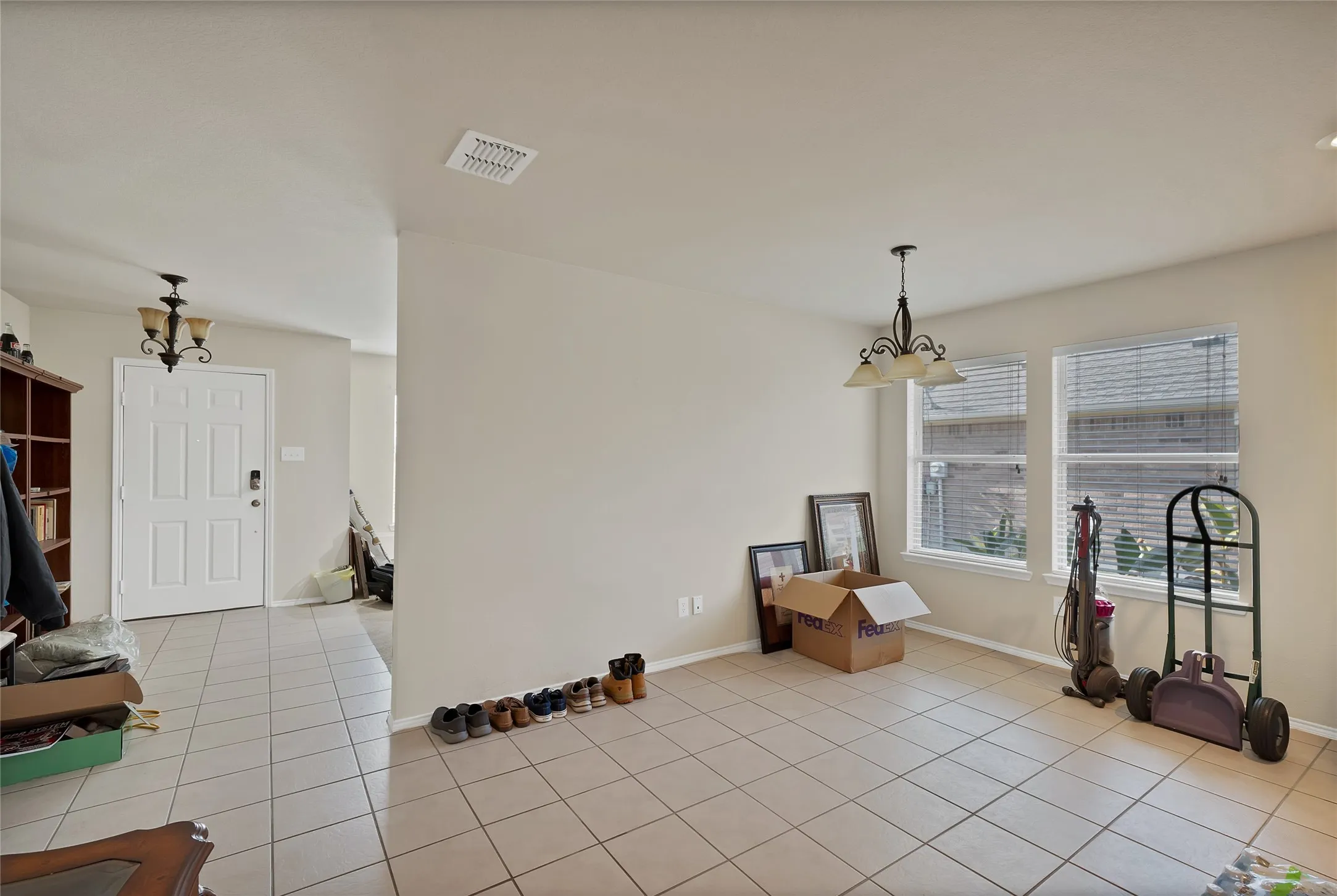 Single Family Residence For Sale in Denton County , 112 Blackforest Road, Krum, Texas 76249, 3 Bedroom, 2 Bathroom, 2 Garage spaces, 1,802 Sqft, built in 2005, mls#21361975, Real Estate Agent in Krum, Homes For Sale in Denton county, Homes For Sale in Krum, Realtor in Krum Texas, Real Estate Brokerage Independent Realty Texas, Luminita Cordes Realtor