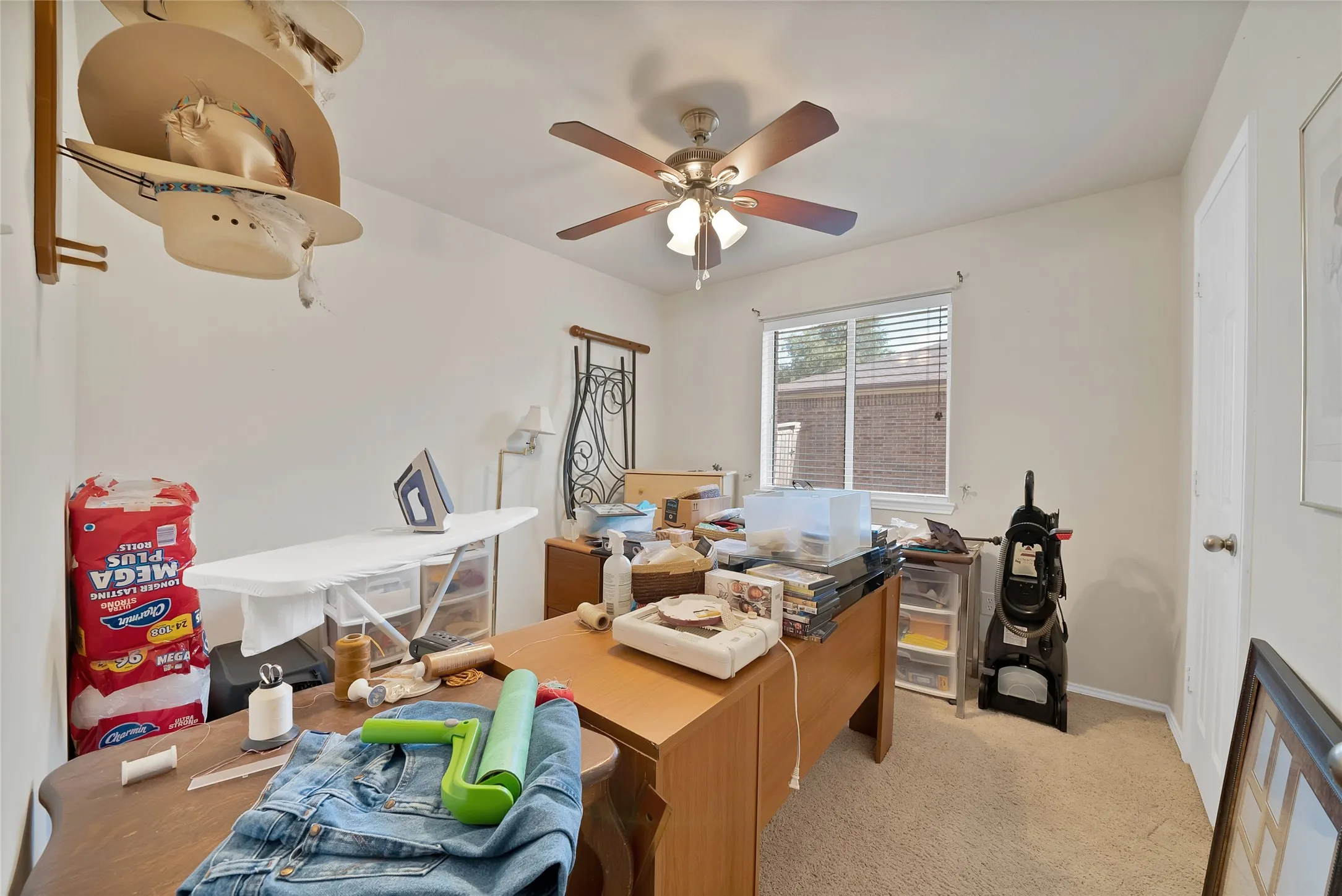 Single Family Residence For Sale in Denton County , 112 Blackforest Road, Krum, Texas 76249, 3 Bedroom, 2 Bathroom, 2 Garage spaces, 1,802 Sqft, built in 2005, mls#21361975, Real Estate Agent in Krum, Homes For Sale in Denton county, Homes For Sale in Krum, Realtor in Krum Texas, Real Estate Brokerage Independent Realty Texas, Luminita Cordes Realtor