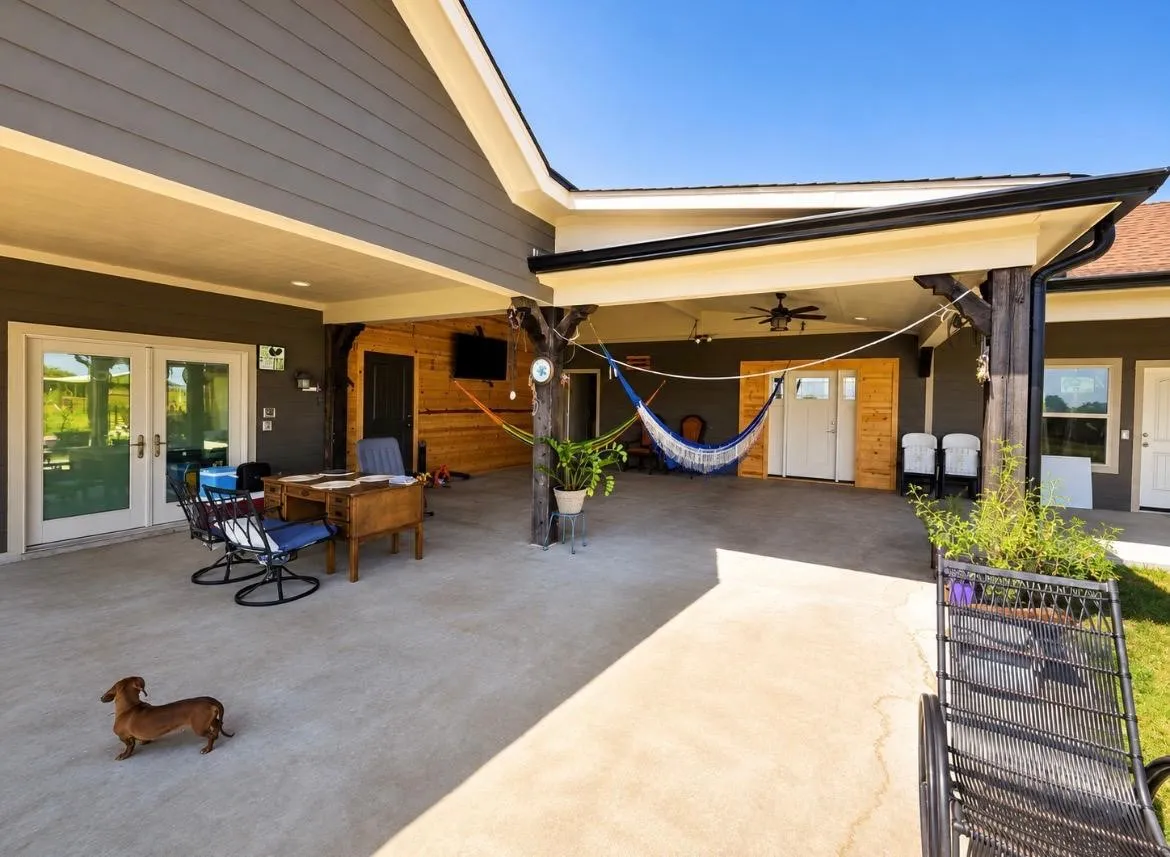 Single Family Residence For Sale in Fannin County , 21424 S State Highway 78, Leonard, Texas 75452, 4 Bedroom, 3 Bathroom, 3 Garage spaces, 1,740 Sqft, built in 2018, Price $799,000, mls#21364175, Real Estate Agent in Leonard, Homes For Sale in Fannin county, Homes For Sale in Leonard, Realtor in Leonard Texas, Real Estate Brokerage Independent Realty Texas, Luminita Cordes Realtor