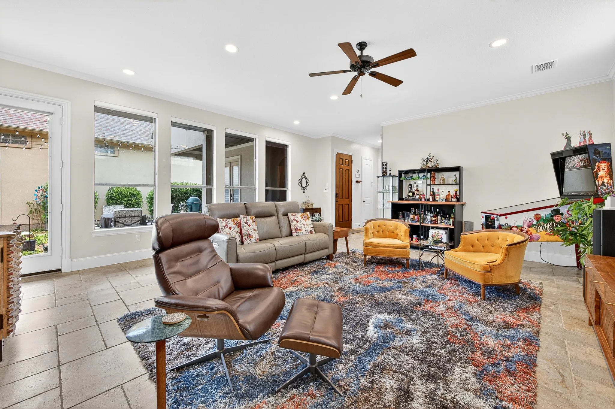 Single Family Residence For Sale in Dallas County , 3617 Vineyard Way, Farmers Branch, Texas 75234, 4 Bedroom, 5 Bathroom, 2 Garage spaces, 4,033 Sqft, built in 2007, mls#21363772, Real Estate Agent in Farmers Branch, Homes For Sale in Dallas county, Homes For Sale in Farmers Branch, Realtor in Farmers Branch Texas, Real Estate Brokerage Independent Realty Texas, Luminita Cordes Realtor