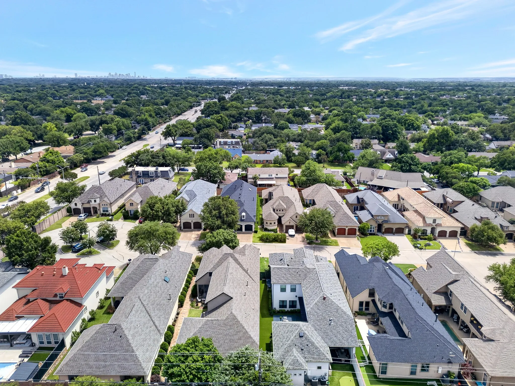 Single Family Residence For Sale in Dallas County , 3617 Vineyard Way, Farmers Branch, Texas 75234, 4 Bedroom, 5 Bathroom, 2 Garage spaces, 4,033 Sqft, built in 2007, mls#21363772, Real Estate Agent in Farmers Branch, Homes For Sale in Dallas county, Homes For Sale in Farmers Branch, Realtor in Farmers Branch Texas, Real Estate Brokerage Independent Realty Texas, Luminita Cordes Realtor