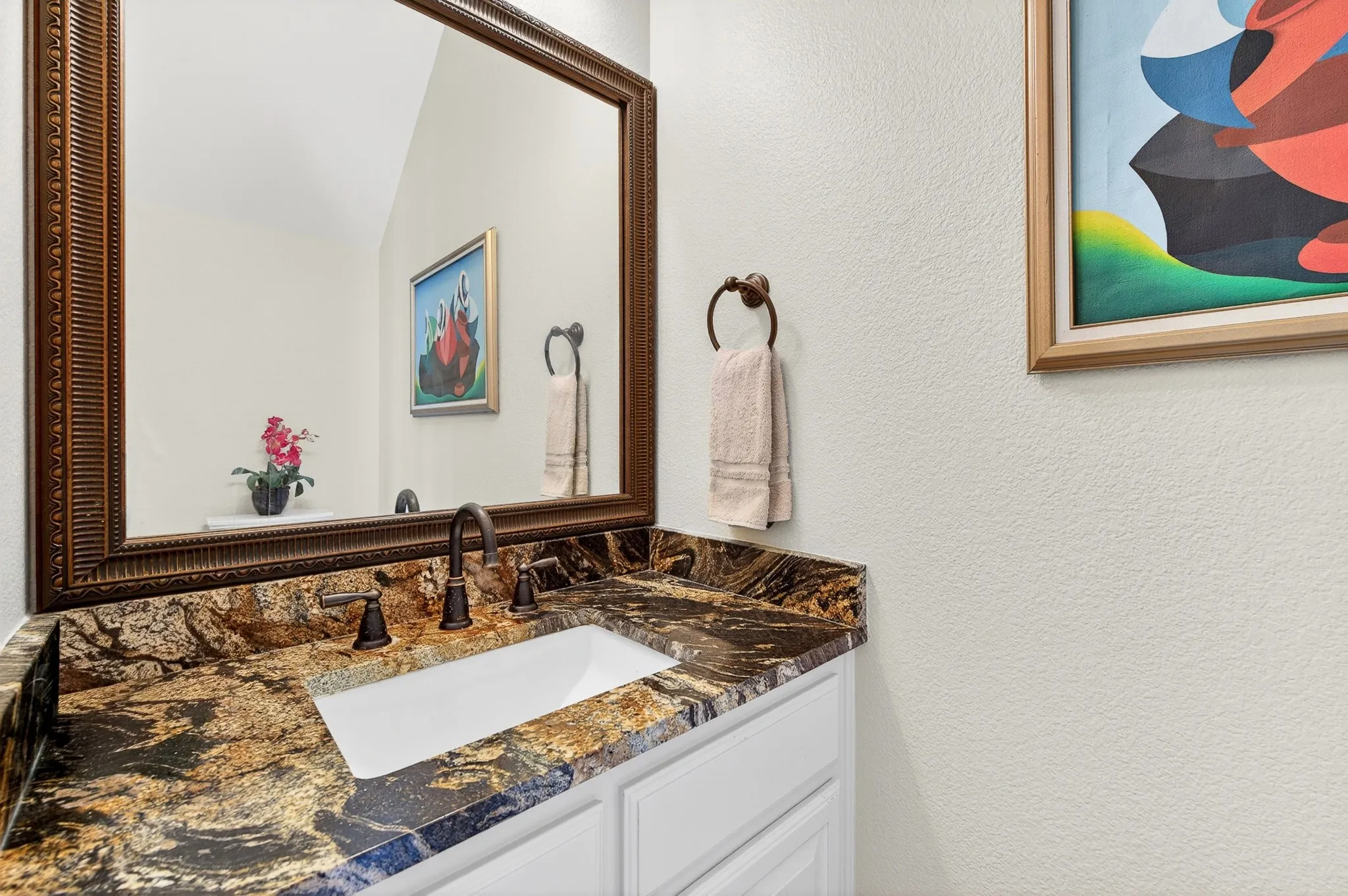 Single Family Residence For Sale in Dallas County , 3617 Vineyard Way, Farmers Branch, Texas 75234, 4 Bedroom, 5 Bathroom, 2 Garage spaces, 4,033 Sqft, built in 2007, mls#21363772, Real Estate Agent in Farmers Branch, Homes For Sale in Dallas county, Homes For Sale in Farmers Branch, Realtor in Farmers Branch Texas, Real Estate Brokerage Independent Realty Texas, Luminita Cordes Realtor
