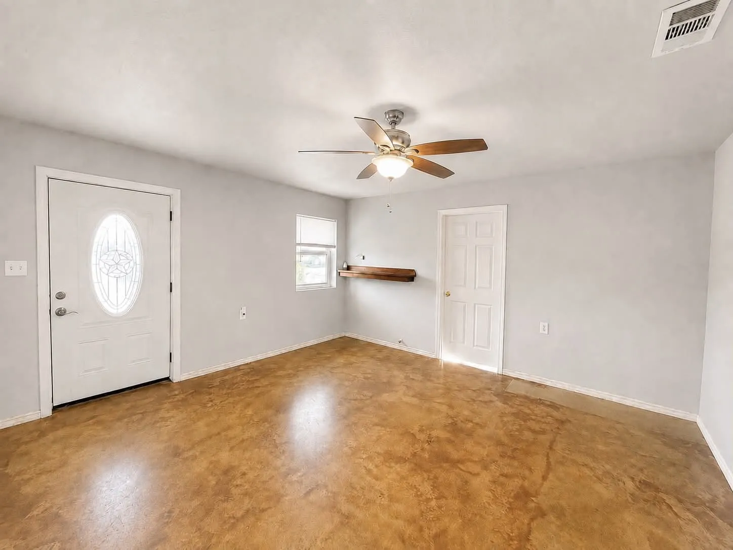 Single Family Residence For Sale in Fannin County , 702 Main Street, Windom, Texas 75492, 2 Bedroom, 2 Bathroom, 2 Garage spaces, 1,327 Sqft, built in 2018, Price $190,000, mls#21364164, Real Estate Agent in Windom, Homes For Sale in Fannin county, Homes For Sale in Windom, Realtor in Windom Texas, Real Estate Brokerage Independent Realty Texas, Luminita Cordes Realtor