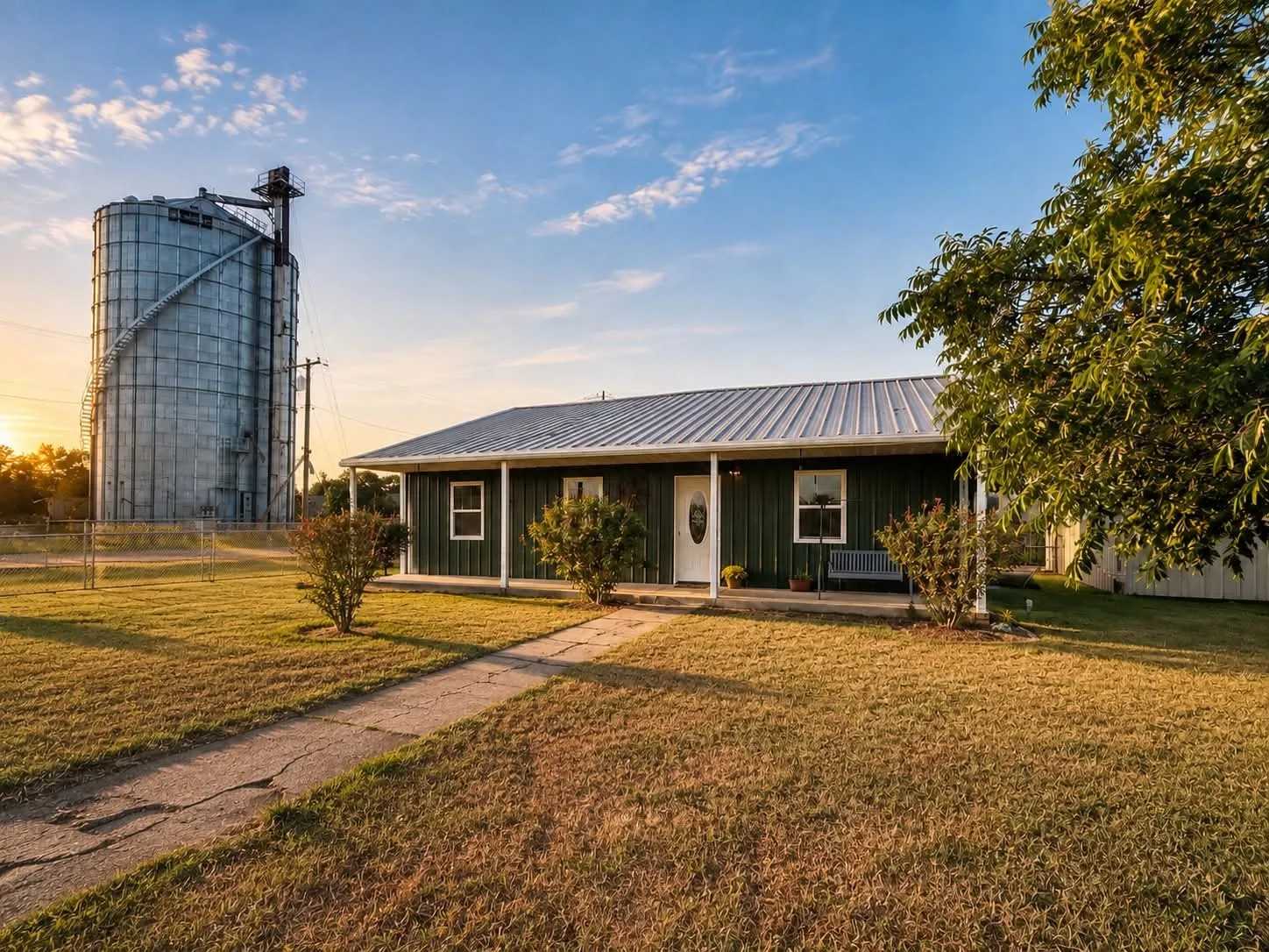 Single Family Residence For Sale in Fannin County , 702 Main Street, Windom, Texas 75492, 2 Bedroom, 2 Bathroom, 2 Garage spaces, 1,327 Sqft, built in 2018, Price $190,000, mls#21364164, Real Estate Agent in Windom, Homes For Sale in Fannin county, Homes For Sale in Windom, Realtor in Windom Texas, Real Estate Brokerage Independent Realty Texas, Luminita Cordes Realtor