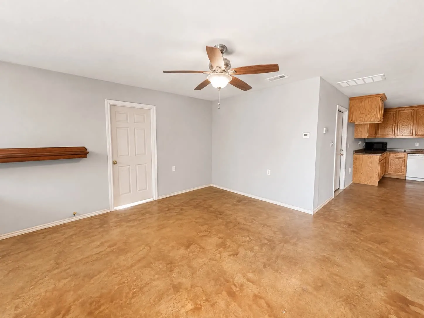 Single Family Residence For Sale in Fannin County , 702 Main Street, Windom, Texas 75492, 2 Bedroom, 2 Bathroom, 2 Garage spaces, 1,327 Sqft, built in 2018, Price $190,000, mls#21364164, Real Estate Agent in Windom, Homes For Sale in Fannin county, Homes For Sale in Windom, Realtor in Windom Texas, Real Estate Brokerage Independent Realty Texas, Luminita Cordes Realtor