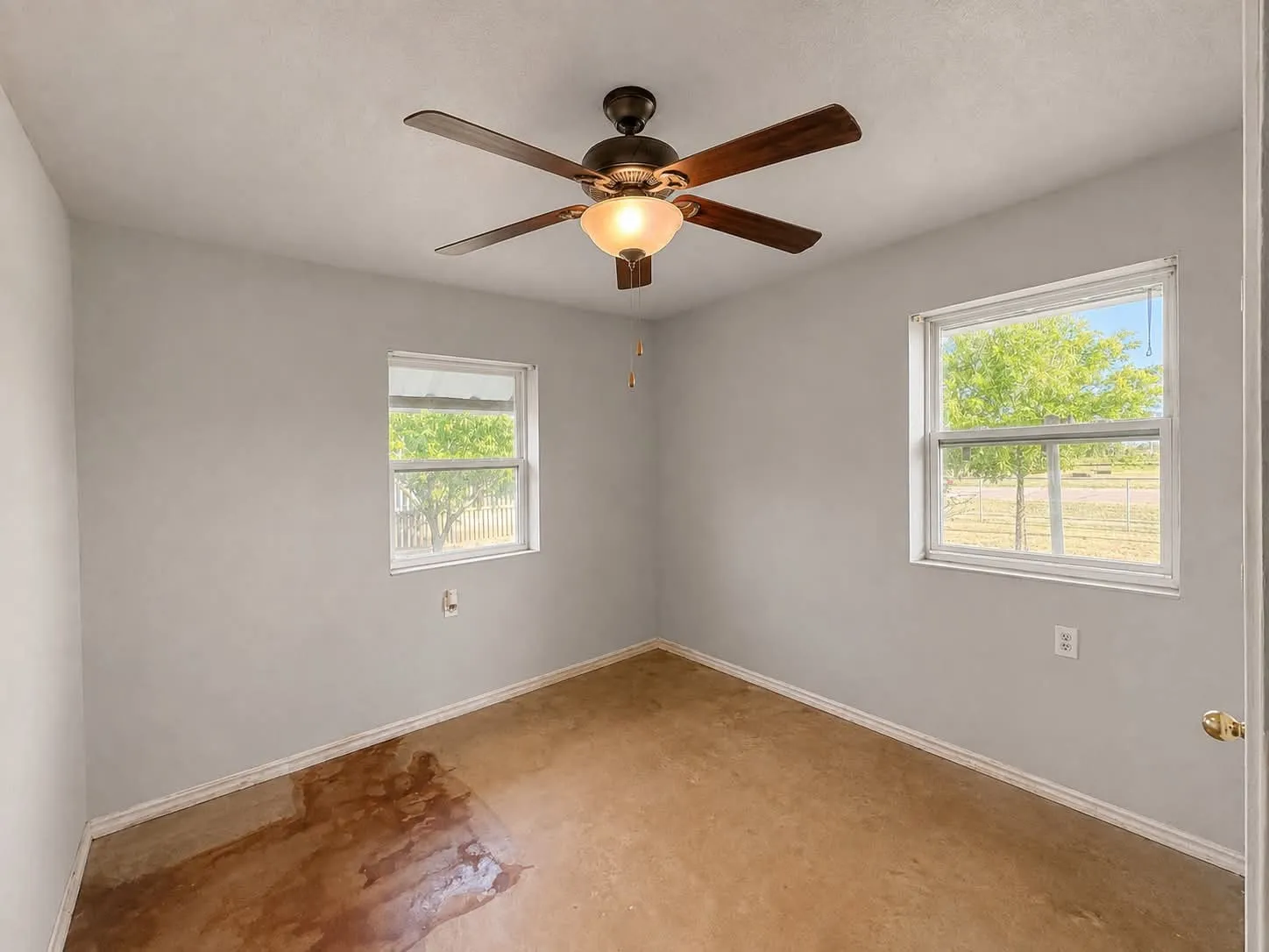 Single Family Residence For Sale in Fannin County , 702 Main Street, Windom, Texas 75492, 2 Bedroom, 2 Bathroom, 2 Garage spaces, 1,327 Sqft, built in 2018, Price $190,000, mls#21364164, Real Estate Agent in Windom, Homes For Sale in Fannin county, Homes For Sale in Windom, Realtor in Windom Texas, Real Estate Brokerage Independent Realty Texas, Luminita Cordes Realtor