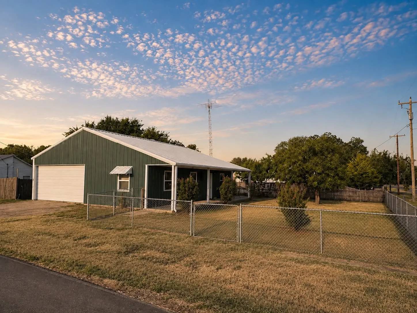 Single Family Residence For Sale in Fannin County , 702 Main Street, Windom, Texas 75492, 2 Bedroom, 2 Bathroom, 2 Garage spaces, 1,327 Sqft, built in 2018, Price $190,000, mls#21364164, Real Estate Agent in Windom, Homes For Sale in Fannin county, Homes For Sale in Windom, Realtor in Windom Texas, Real Estate Brokerage Independent Realty Texas, Luminita Cordes Realtor