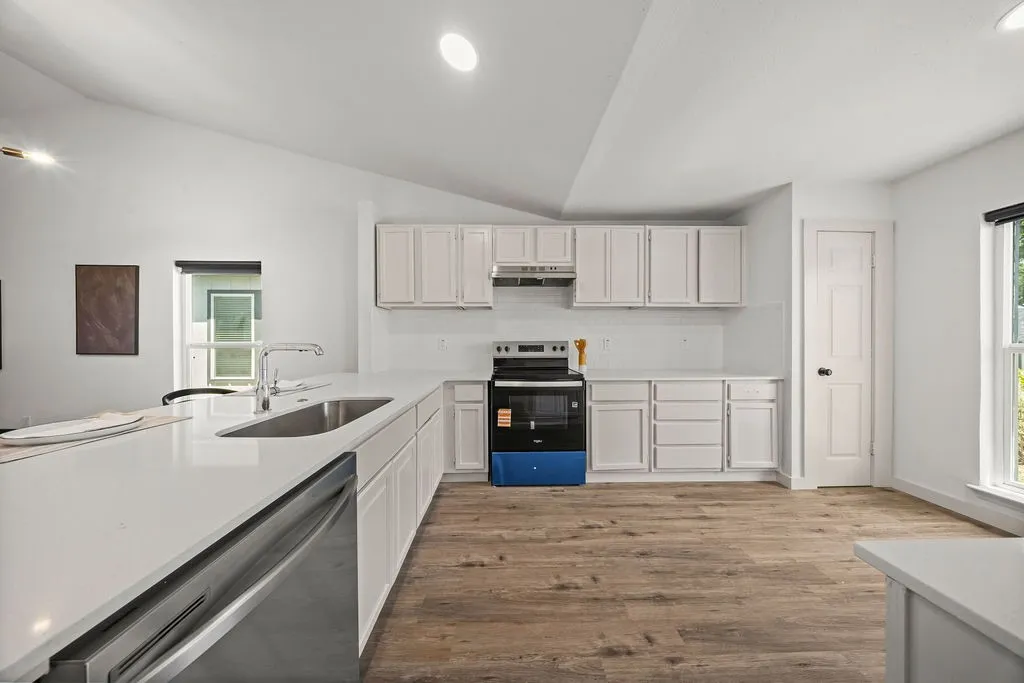 Single Family Residence For Sale in Dallas County , 325 Chancellorsville Drive, Mesquite, Texas 75149, 5 Bedroom, 2 Bathroom, Garage spaces, 1,850 Sqft, built in 1985, mls#21364043, Real Estate Agent in Mesquite, Homes For Sale in Dallas county, Homes For Sale in Mesquite, Realtor in Mesquite Texas, Real Estate Brokerage Independent Realty Texas, Luminita Cordes Realtor