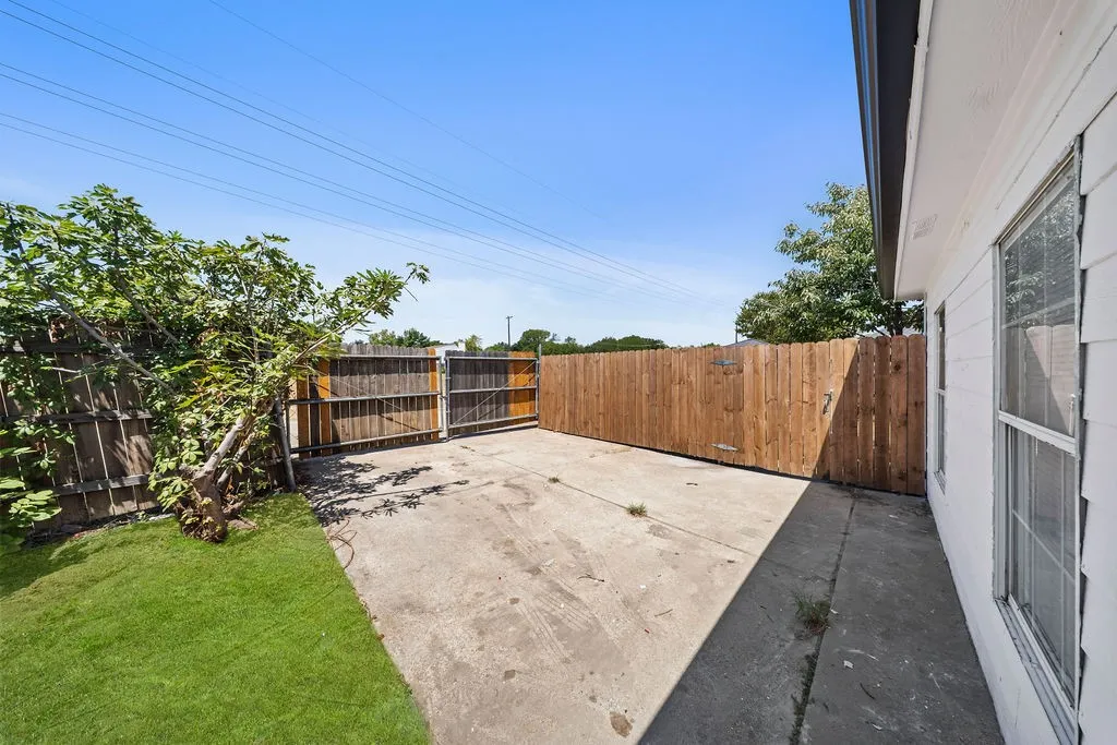Single Family Residence For Sale in Dallas County , 325 Chancellorsville Drive, Mesquite, Texas 75149, 5 Bedroom, 2 Bathroom, Garage spaces, 1,850 Sqft, built in 1985, mls#21364043, Real Estate Agent in Mesquite, Homes For Sale in Dallas county, Homes For Sale in Mesquite, Realtor in Mesquite Texas, Real Estate Brokerage Independent Realty Texas, Luminita Cordes Realtor