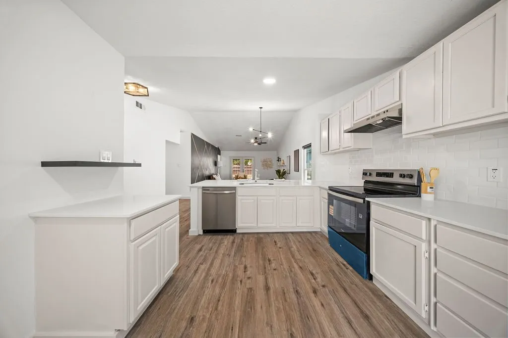 Single Family Residence For Sale in Dallas County , 325 Chancellorsville Drive, Mesquite, Texas 75149, 5 Bedroom, 2 Bathroom, Garage spaces, 1,850 Sqft, built in 1985, mls#21364043, Real Estate Agent in Mesquite, Homes For Sale in Dallas county, Homes For Sale in Mesquite, Realtor in Mesquite Texas, Real Estate Brokerage Independent Realty Texas, Luminita Cordes Realtor