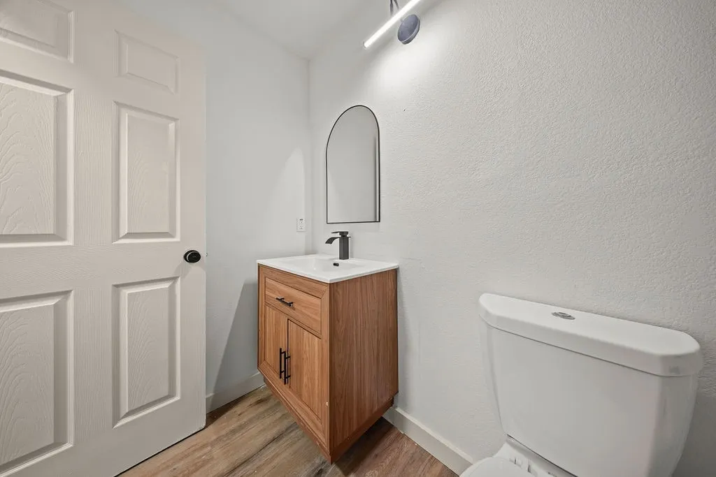 Single Family Residence For Sale in Dallas County , 325 Chancellorsville Drive, Mesquite, Texas 75149, 5 Bedroom, 2 Bathroom, Garage spaces, 1,850 Sqft, built in 1985, mls#21364043, Real Estate Agent in Mesquite, Homes For Sale in Dallas county, Homes For Sale in Mesquite, Realtor in Mesquite Texas, Real Estate Brokerage Independent Realty Texas, Luminita Cordes Realtor