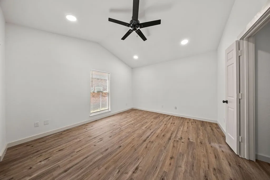 Single Family Residence For Sale in Dallas County , 325 Chancellorsville Drive, Mesquite, Texas 75149, 5 Bedroom, 2 Bathroom, Garage spaces, 1,850 Sqft, built in 1985, mls#21364043, Real Estate Agent in Mesquite, Homes For Sale in Dallas county, Homes For Sale in Mesquite, Realtor in Mesquite Texas, Real Estate Brokerage Independent Realty Texas, Luminita Cordes Realtor